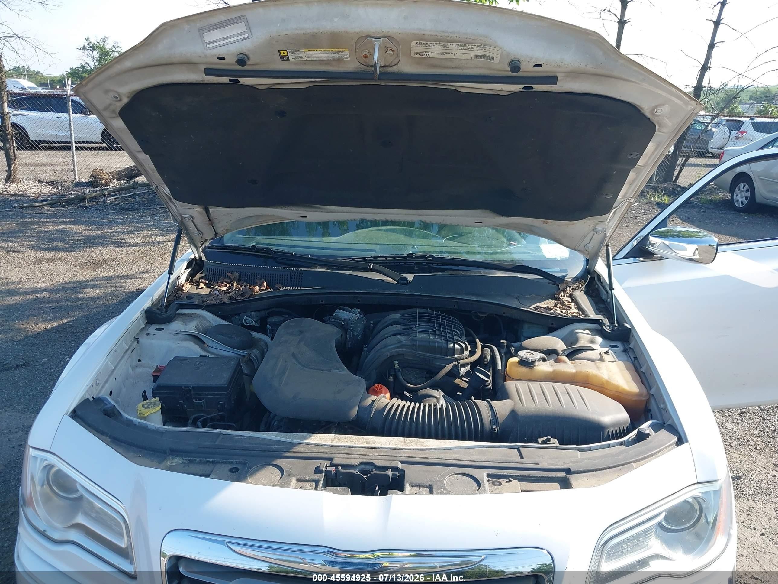 2012 Chrysler 300 Limited Белый vin: 2C3CCACG0CH176067