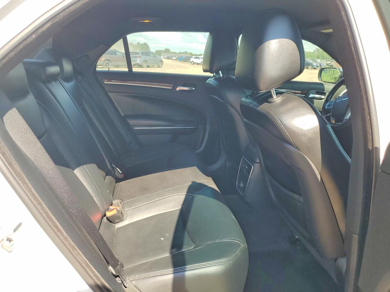 2012 Chrysler 300 Limited White vin: 2C3CCACG0CH200612