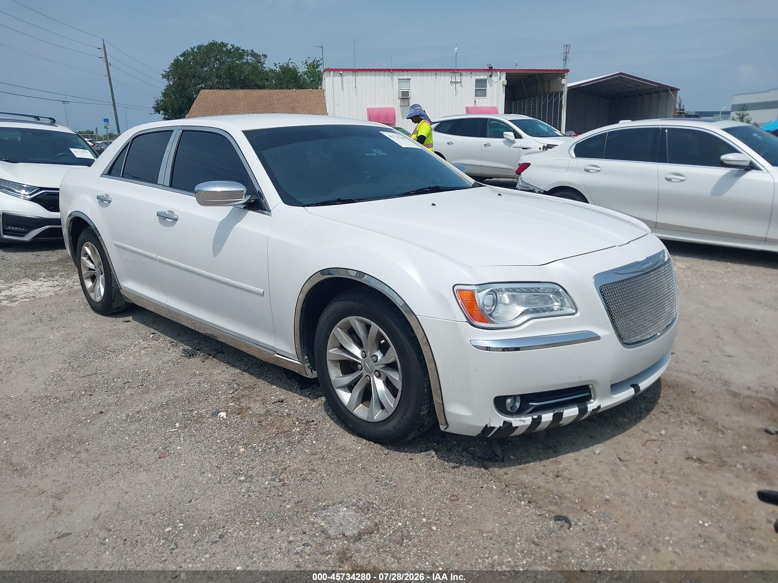 2012 Chrysler 300 Limited White vin: 2C3CCACG0CH213084