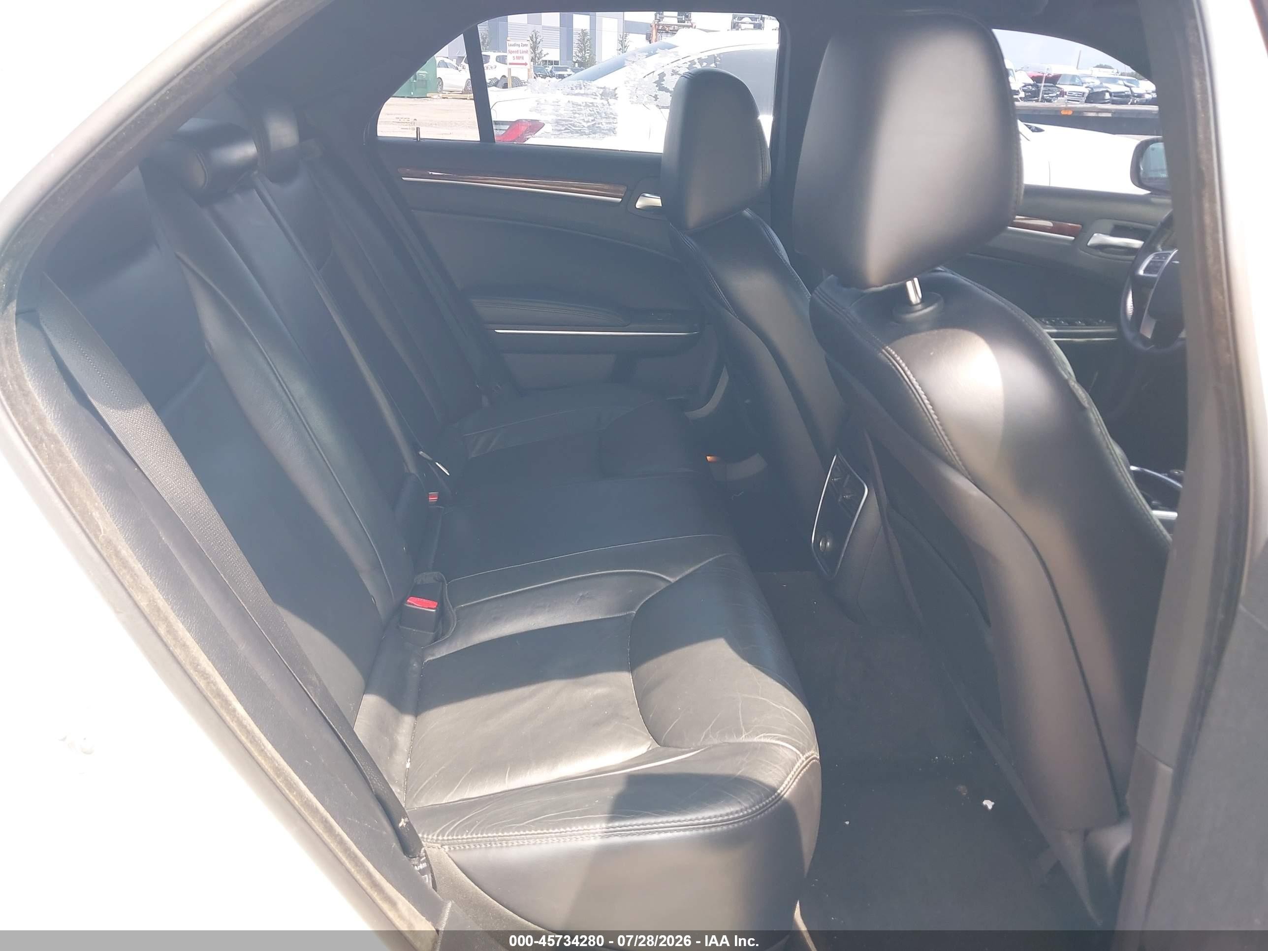 2012 Chrysler 300 Limited White vin: 2C3CCACG0CH213084