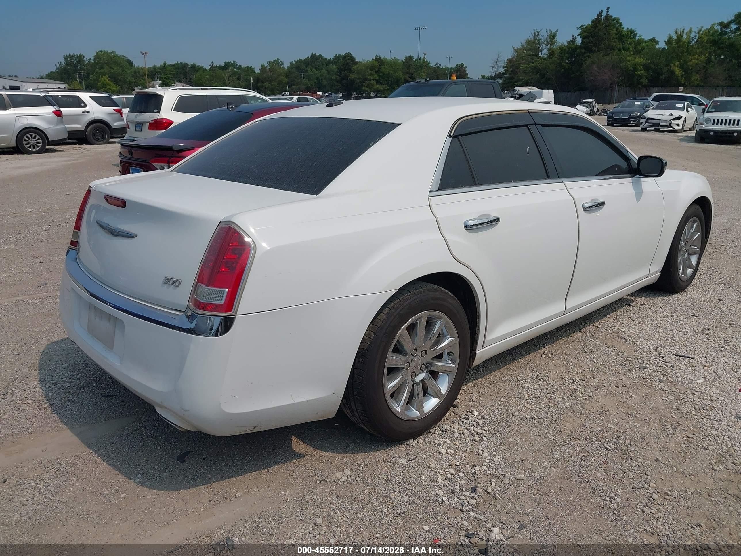 2012 Chrysler 300 Limited White vin: 2C3CCACG1CH192374