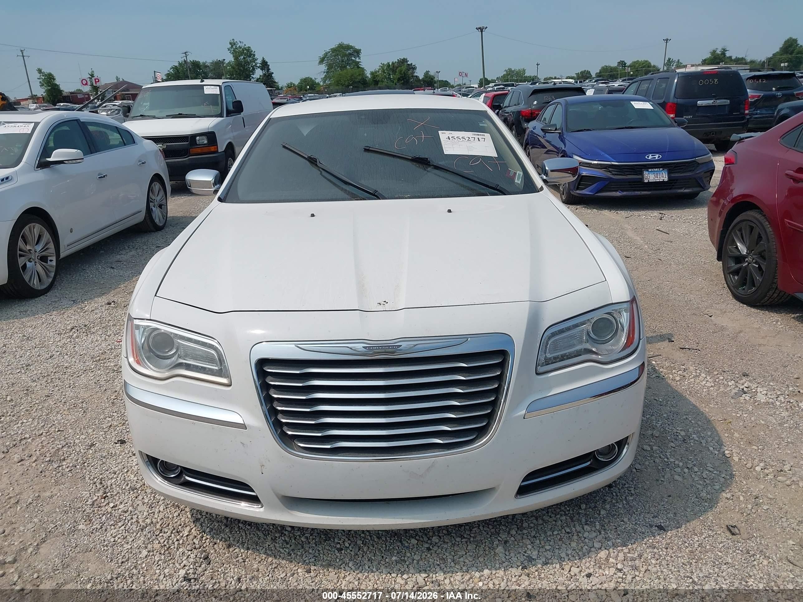 2012 Chrysler 300 Limited White vin: 2C3CCACG1CH192374