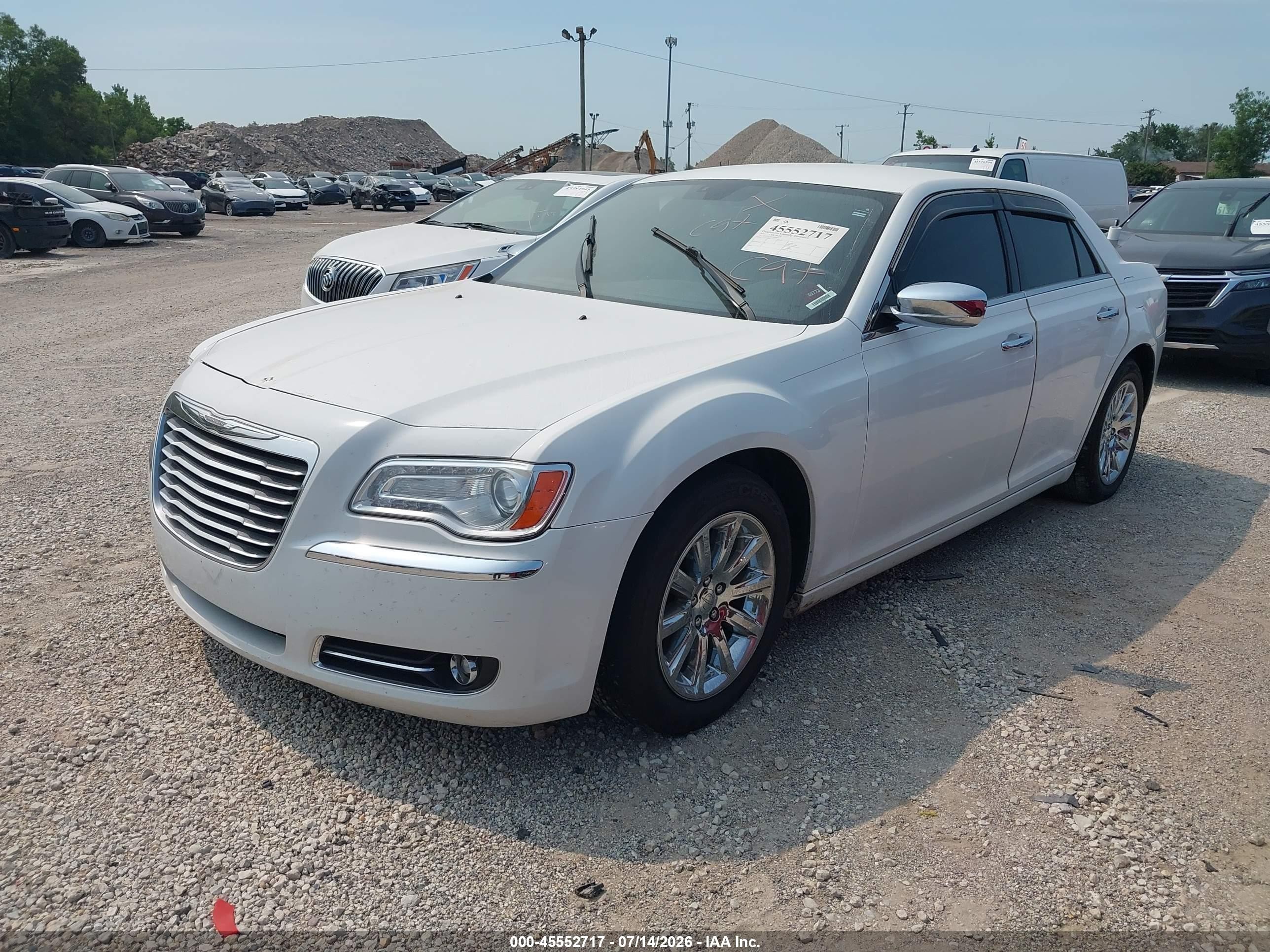 2012 Chrysler 300 Limited White vin: 2C3CCACG1CH192374