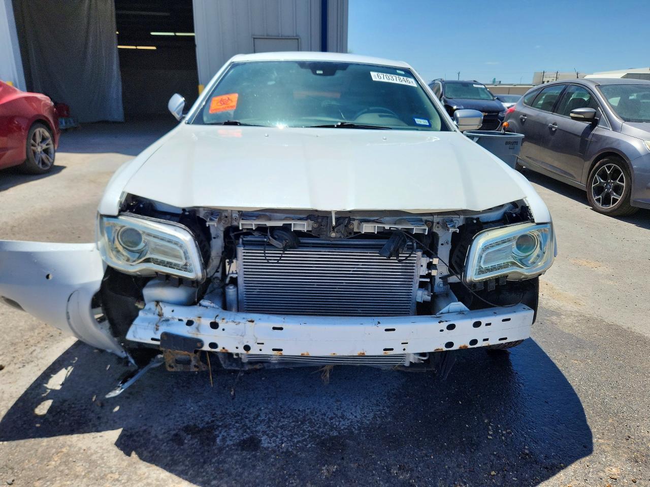 2012 Chrysler 300 Limited White vin: 2C3CCACG1CH254050