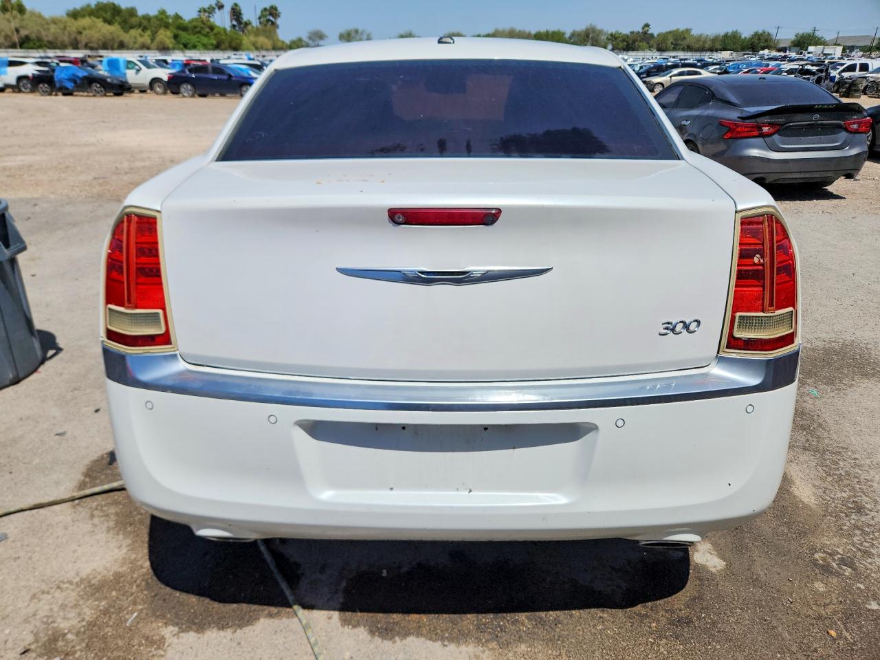 2012 Chrysler 300 Limited White vin: 2C3CCACG1CH254050