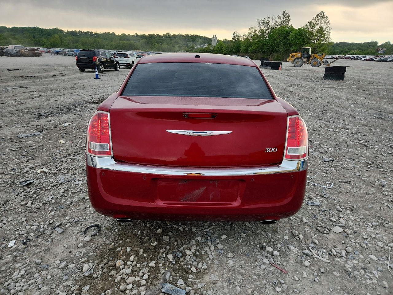 2012 Chrysler 300 Limited Red vin: 2C3CCACG2CH213121