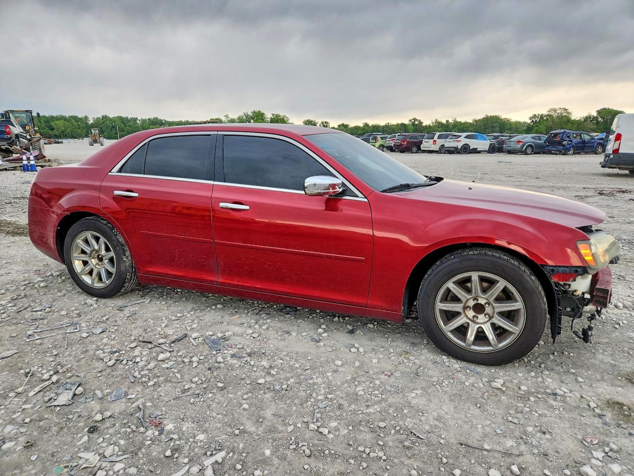 2012 Chrysler 300 Limited Red vin: 2C3CCACG2CH213121