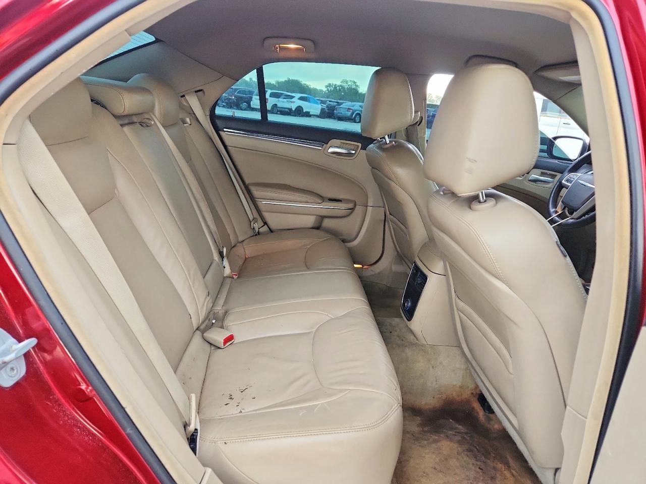 2012 Chrysler 300 Limited Red vin: 2C3CCACG2CH213121
