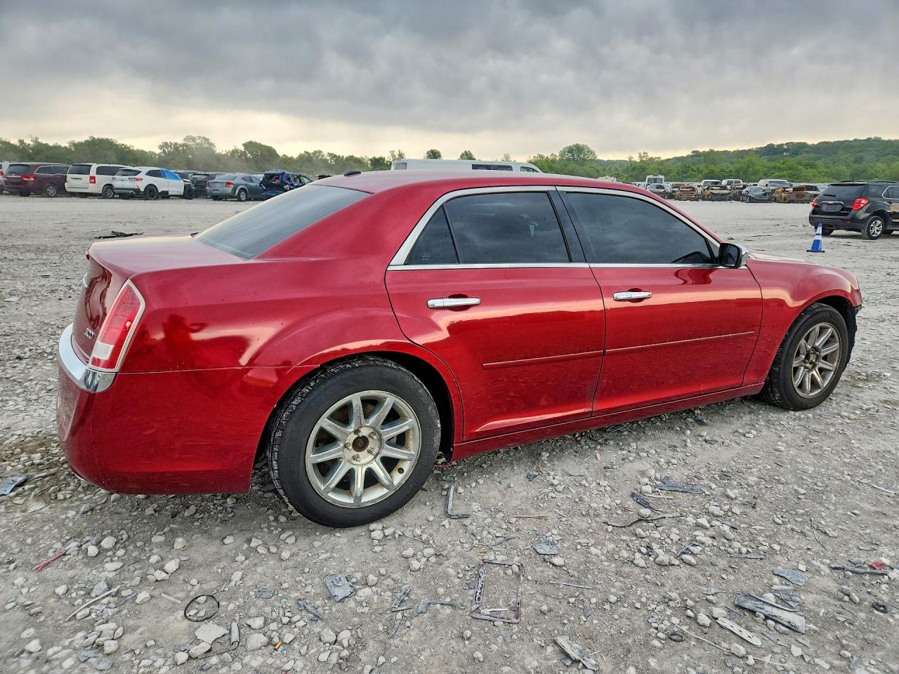 2012 Chrysler 300 Limited Red vin: 2C3CCACG2CH213121