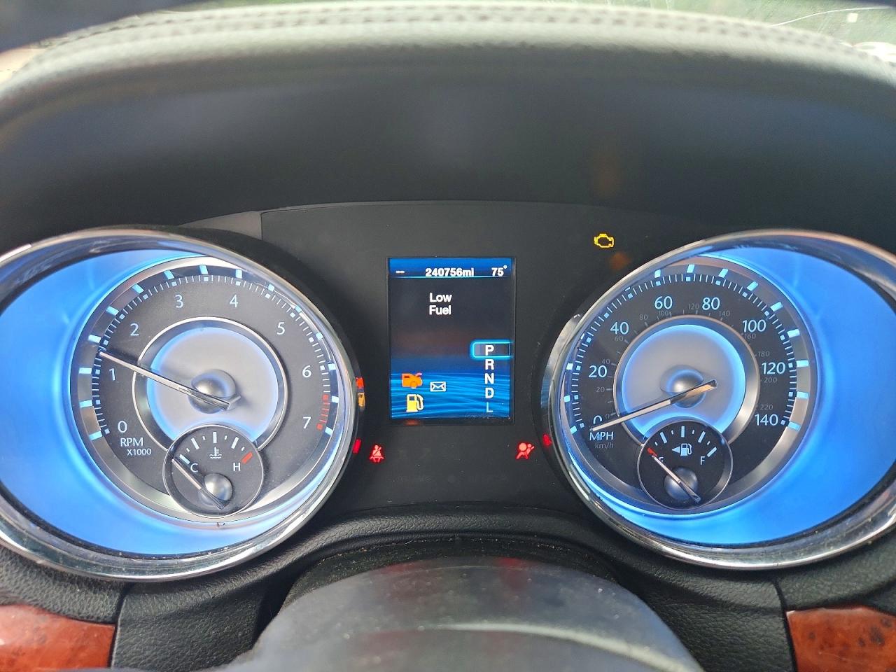 2012 Chrysler 300 Limited Коричневый vin: 2C3CCACG2CH223793
