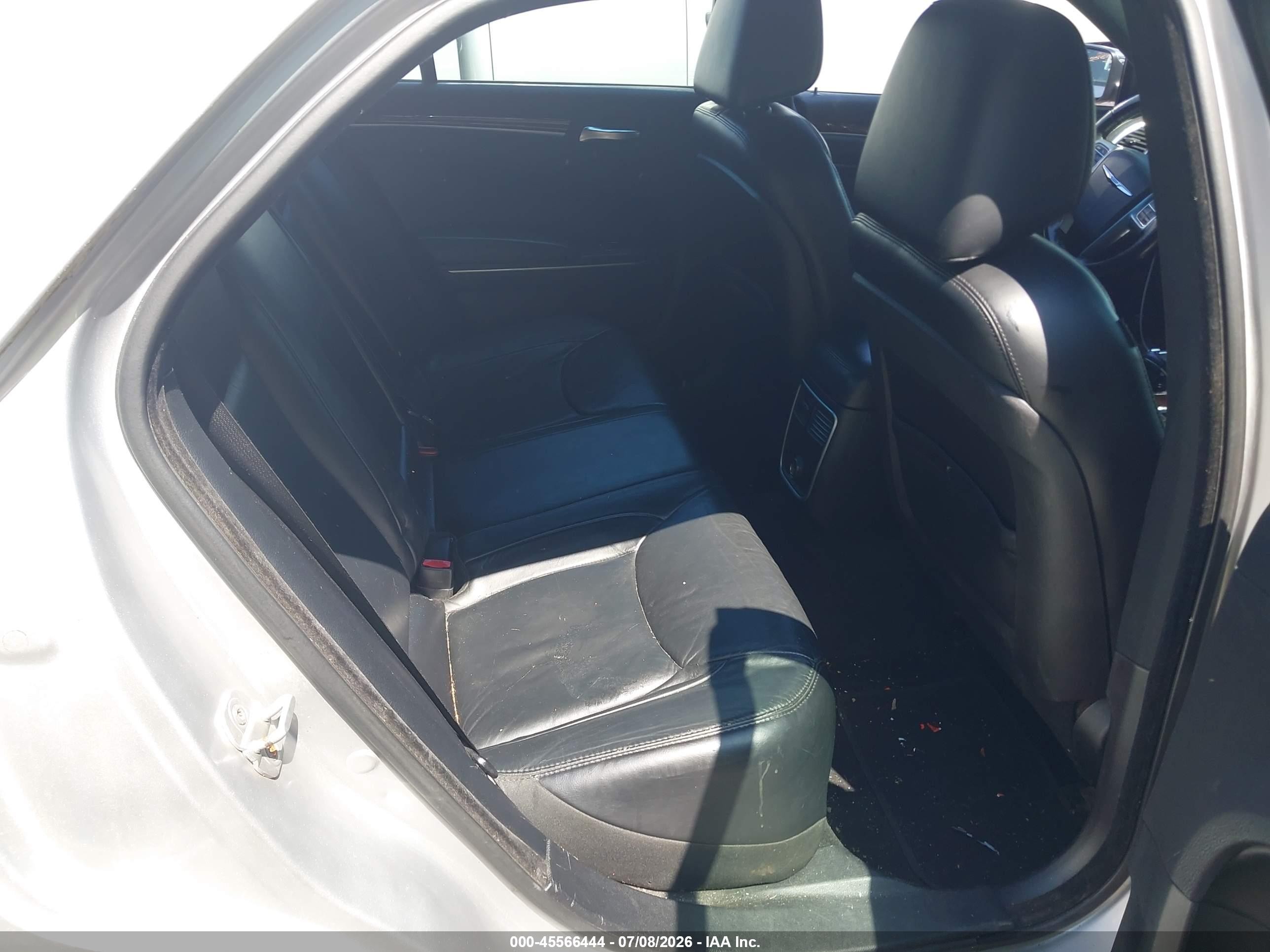 2012 Chrysler 300 Limited Silver vin: 2C3CCACG2CH310013
