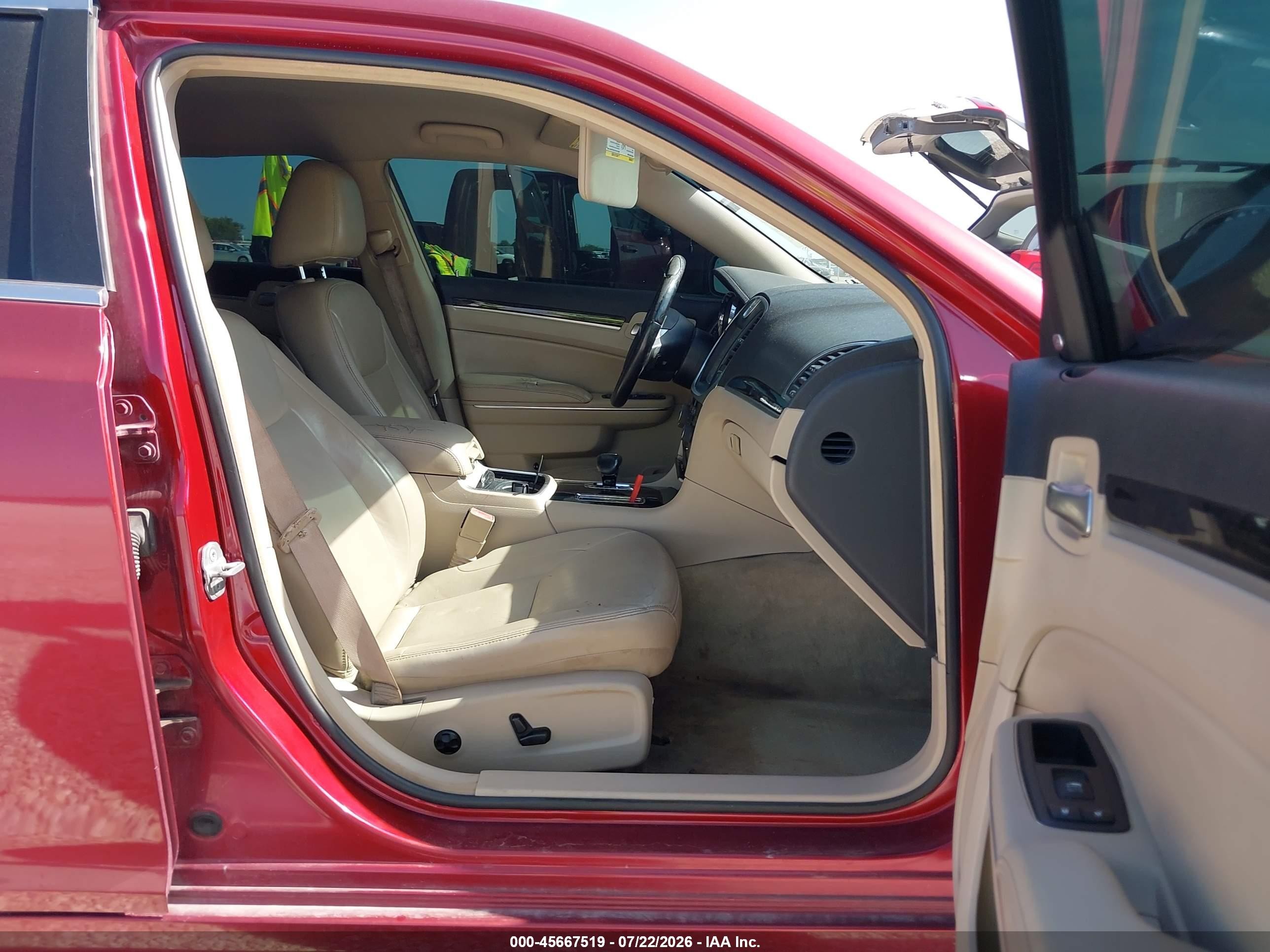 2012 Chrysler 300 Limited Red vin: 2C3CCACG3CH243163