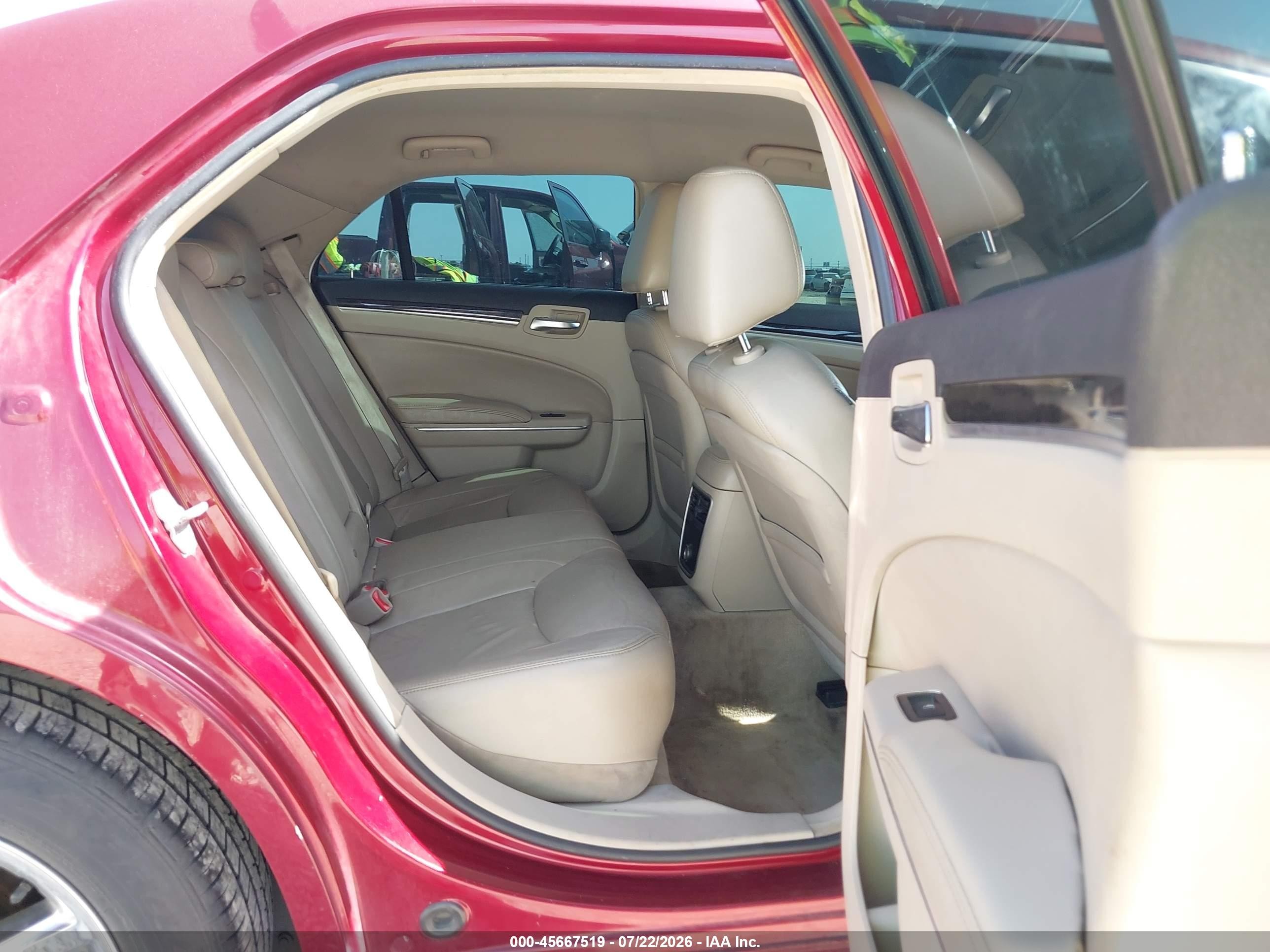 2012 Chrysler 300 Limited Red vin: 2C3CCACG3CH243163