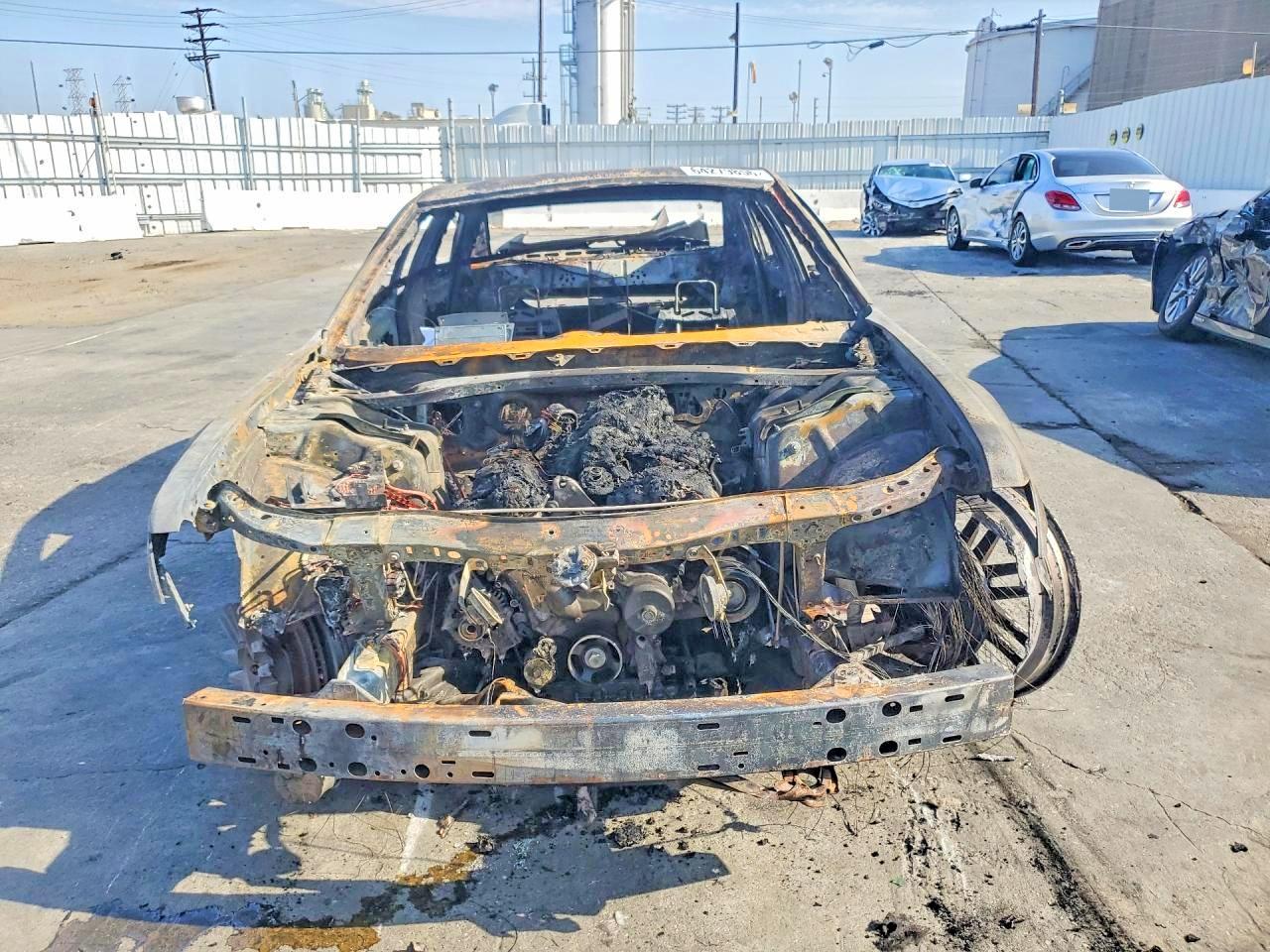 2012 Chrysler 300 Limited Burn vin: 2C3CCACG4CH308697