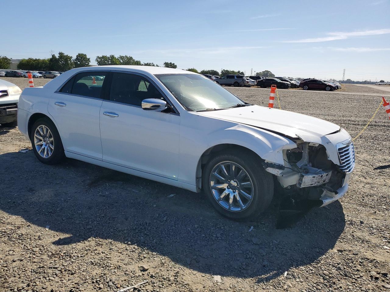 2012 Chrysler 300 Limited White vin: 2C3CCACG5CH205885