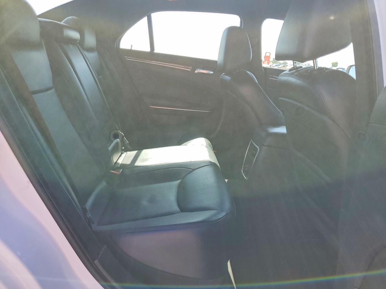2012 Chrysler 300 Limited White vin: 2C3CCACG5CH205885
