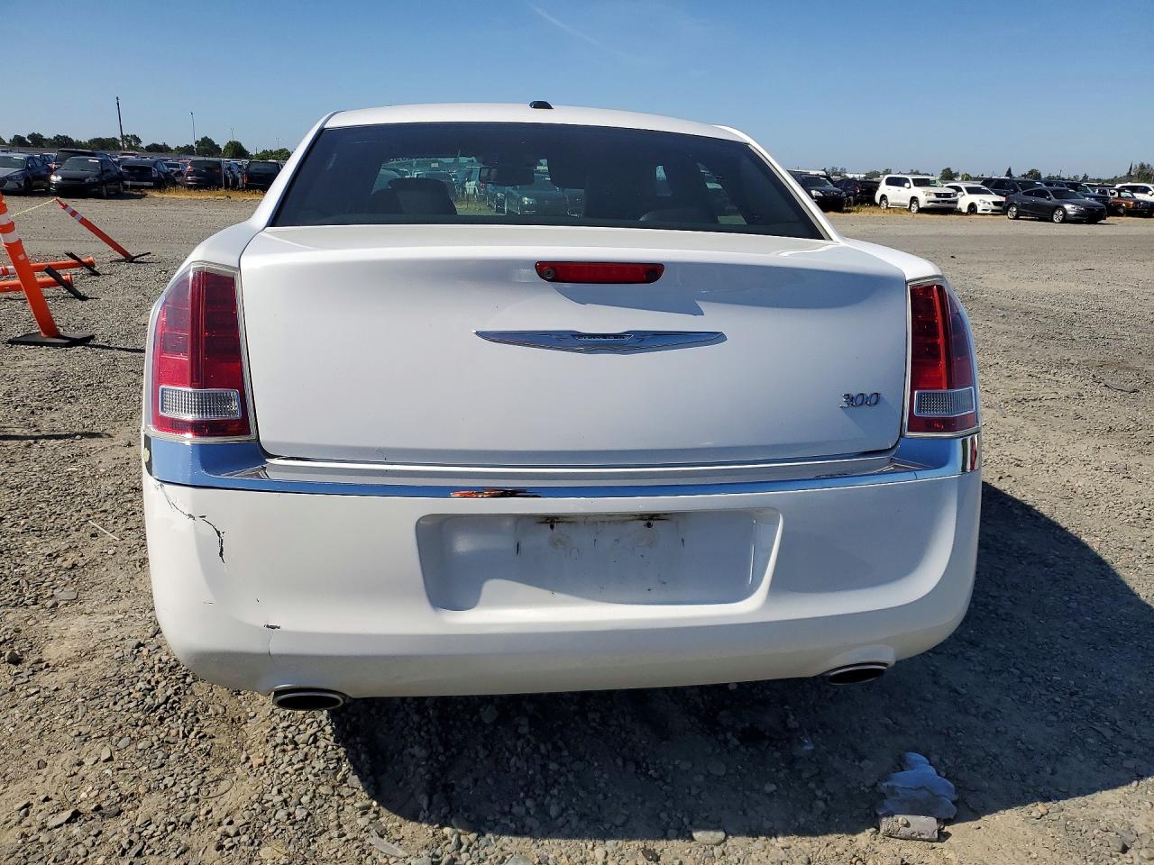 2012 Chrysler 300 Limited White vin: 2C3CCACG5CH205885
