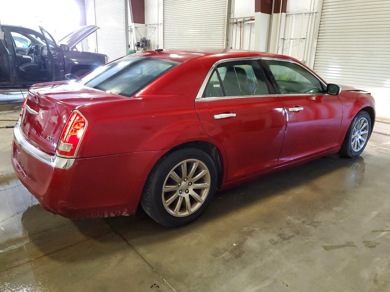 2012 Chrysler 300 Limited Red vin: 2C3CCACG6CH265822