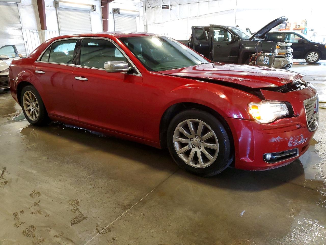 2012 Chrysler 300 Limited Red vin: 2C3CCACG6CH265822