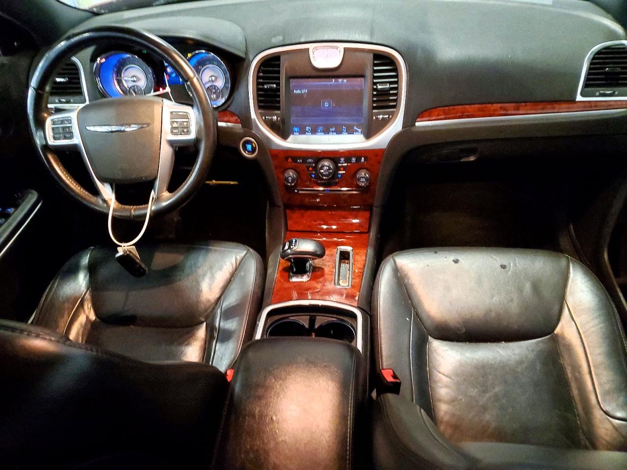 2012 Chrysler 300 Limited Red vin: 2C3CCACG6CH265822