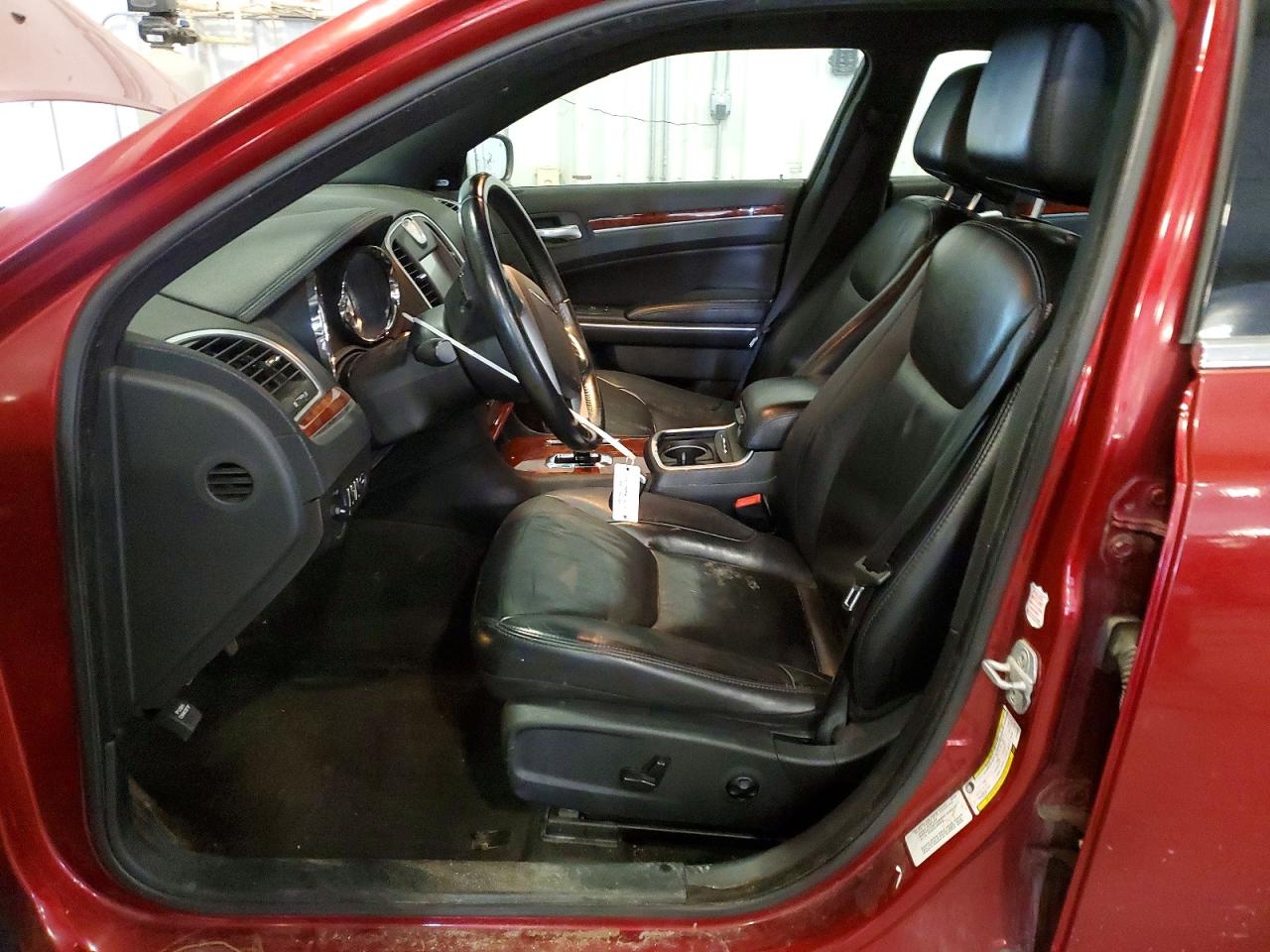 2012 Chrysler 300 Limited Red vin: 2C3CCACG6CH265822