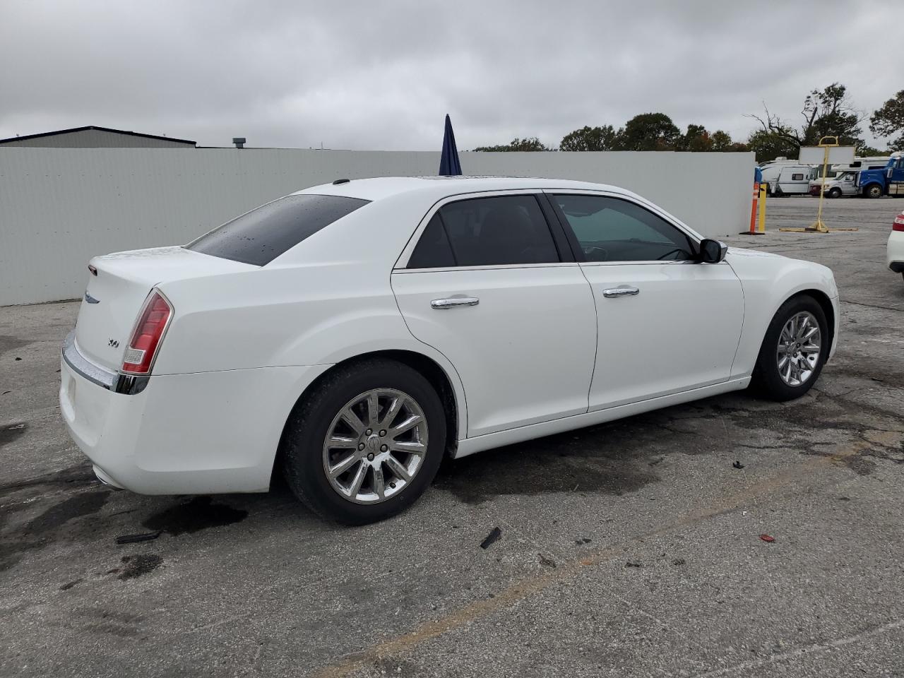 2012 Chrysler 300 Limited White vin: 2C3CCACG7CH274366
