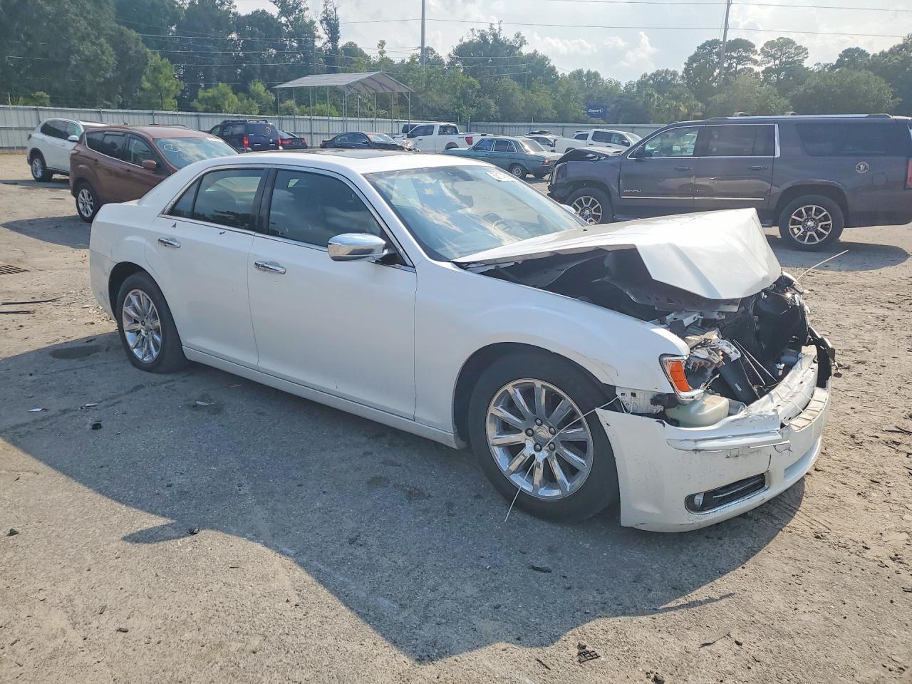 2012 Chrysler 300 Limited White vin: 2C3CCACG7CH274951