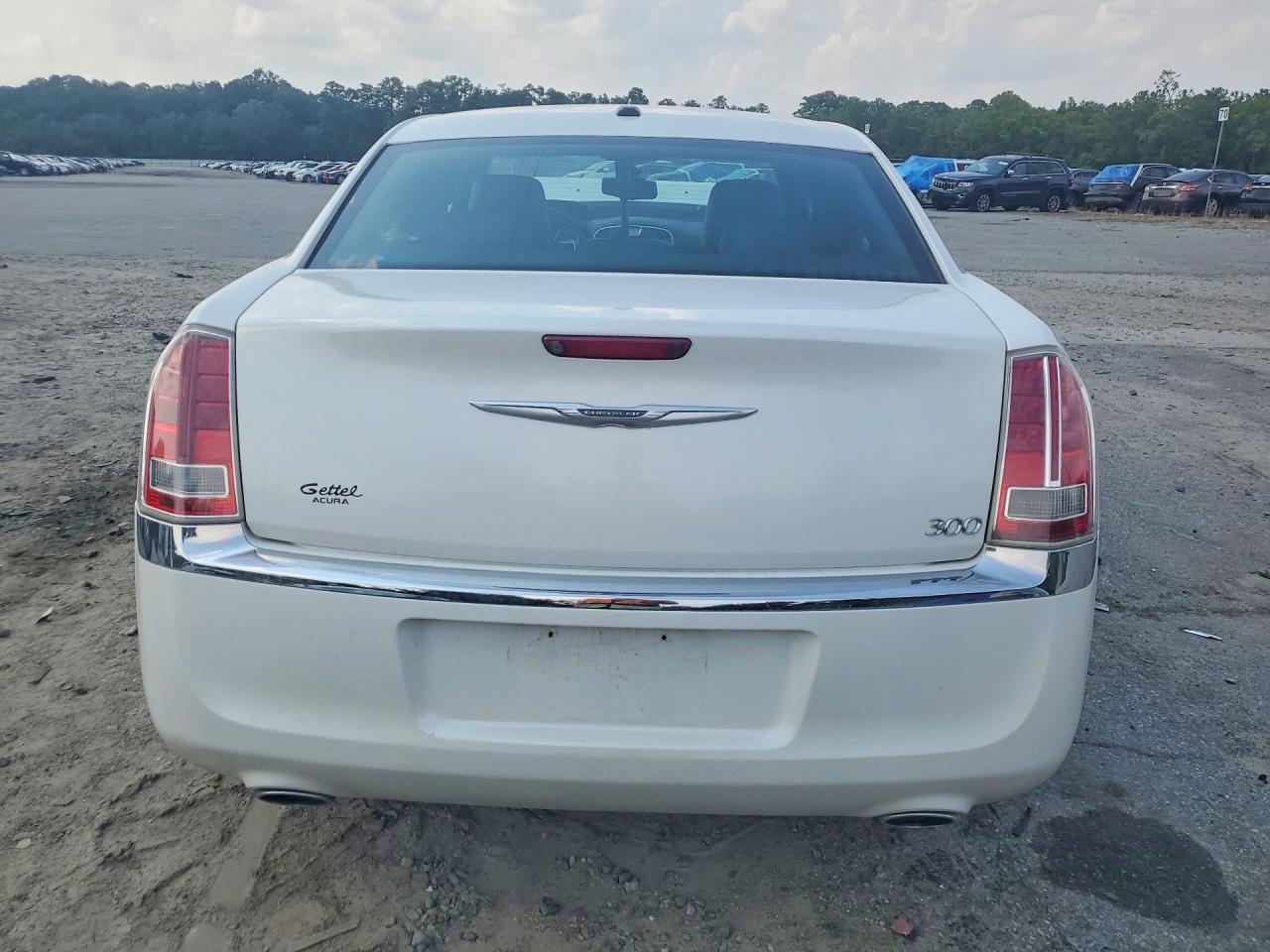 2012 Chrysler 300 Limited White vin: 2C3CCACG7CH274951