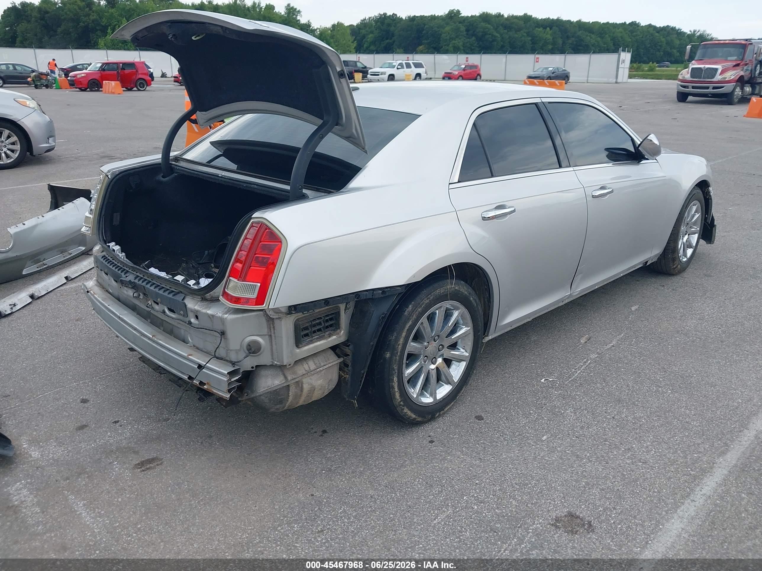 2012 Chrysler 300 Limited Silver vin: 2C3CCACG8CH113329