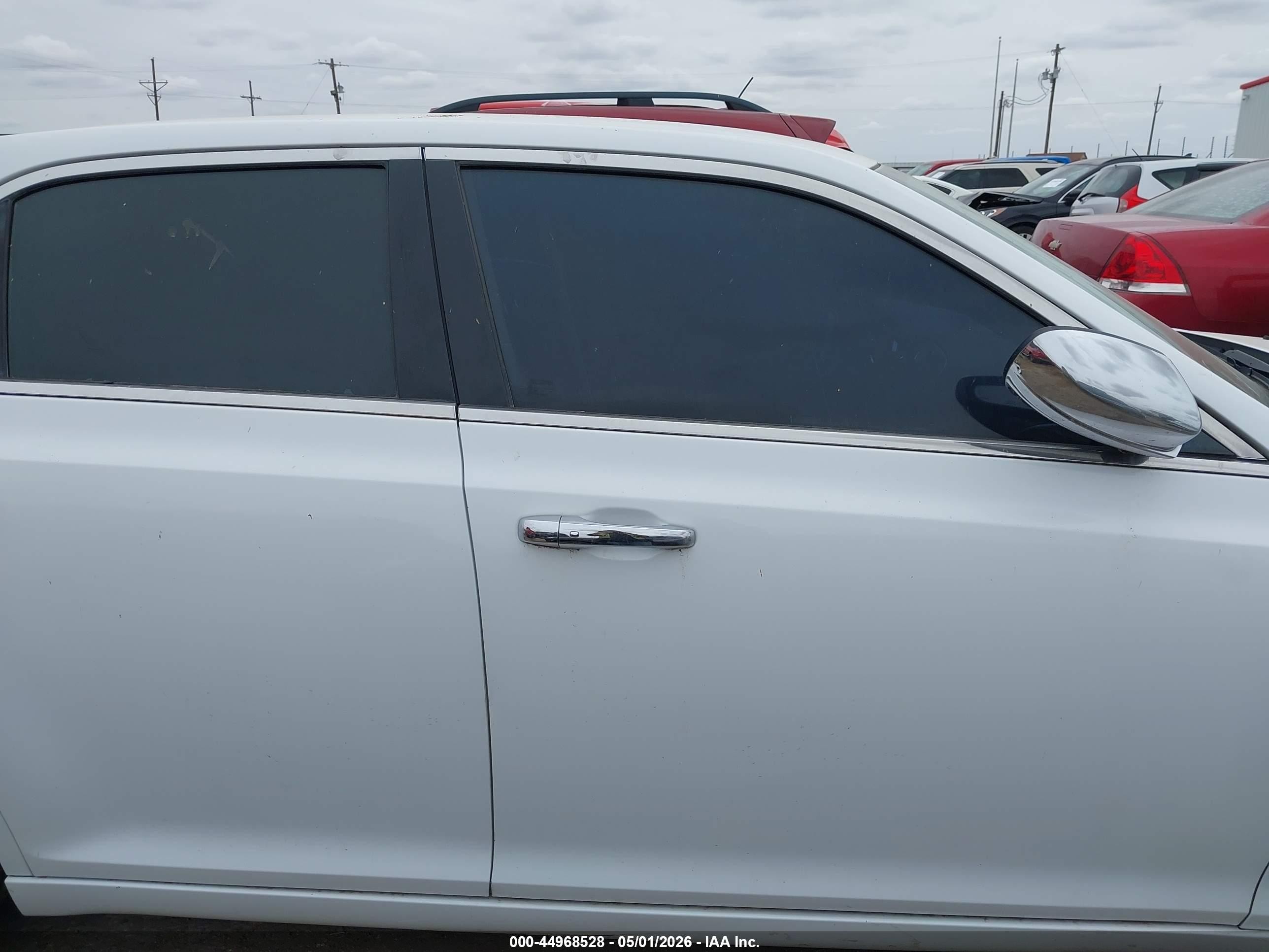 2012 Chrysler 300 Limited White vin: 2C3CCACG8CH192873