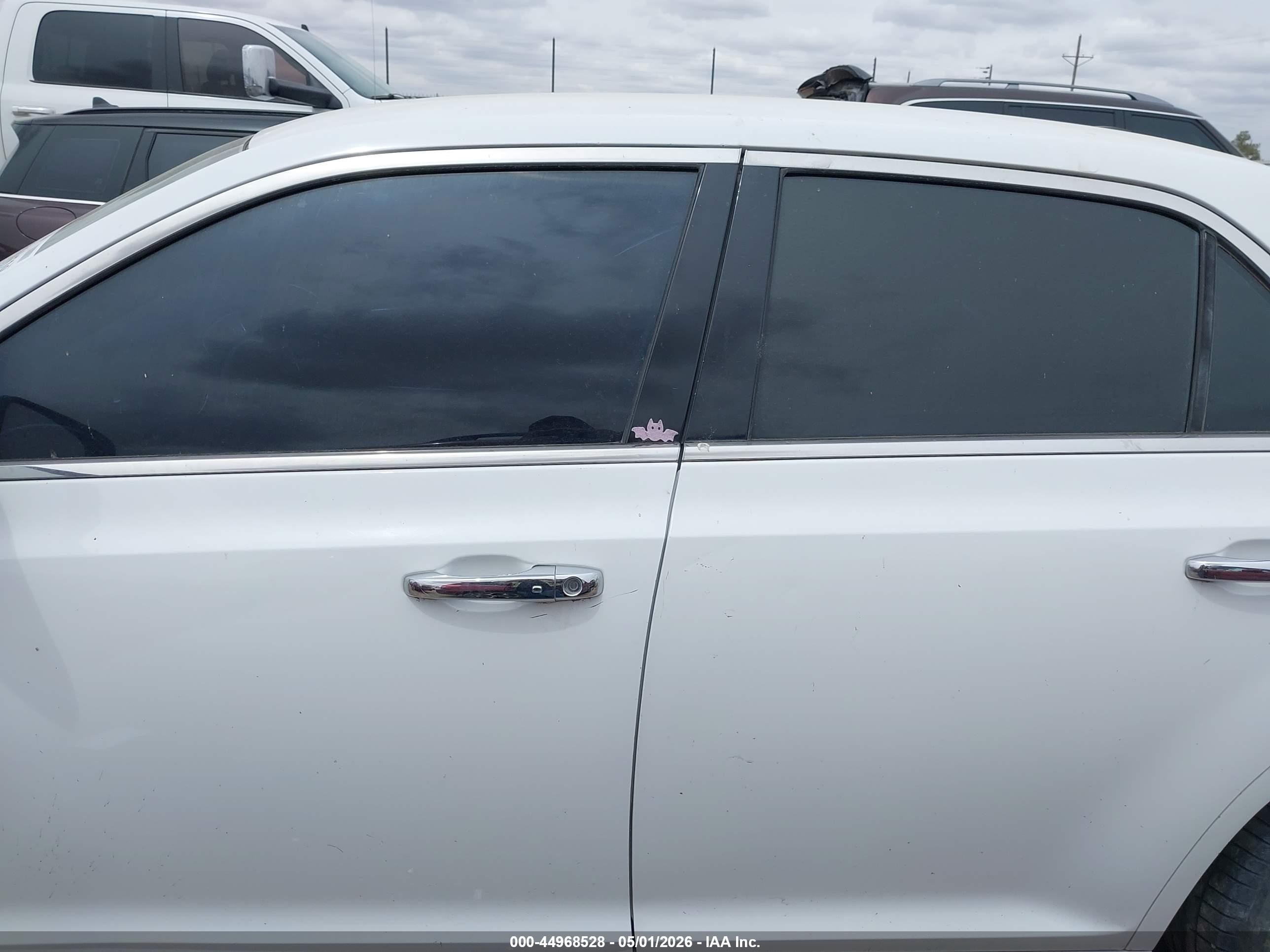 2012 Chrysler 300 Limited White vin: 2C3CCACG8CH192873