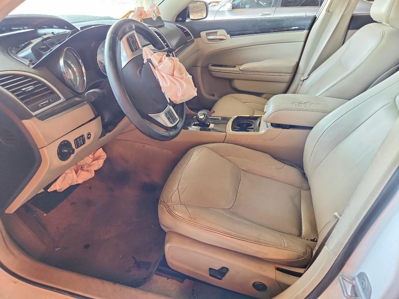 2012 Chrysler 300 Limited White vin: 2C3CCACG8CH204200