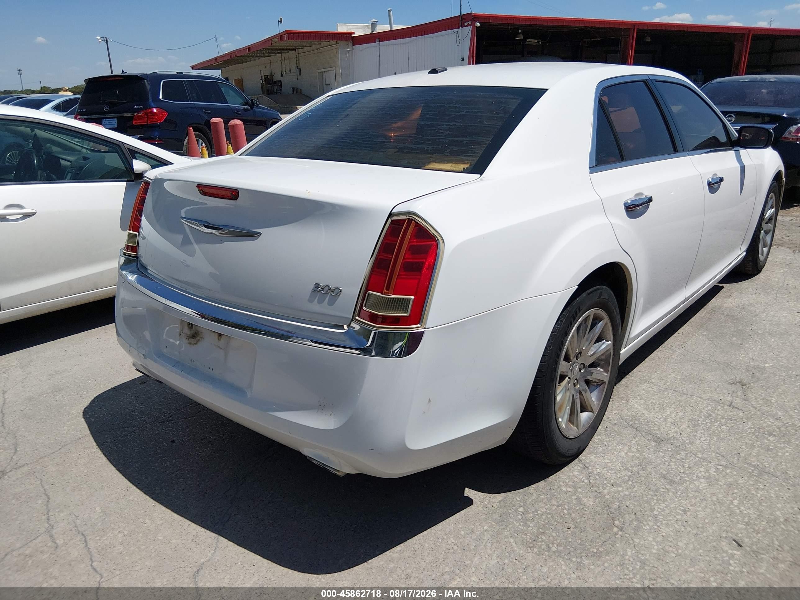 2012 Chrysler 300 Limited Белый vin: 2C3CCACG8CH221725