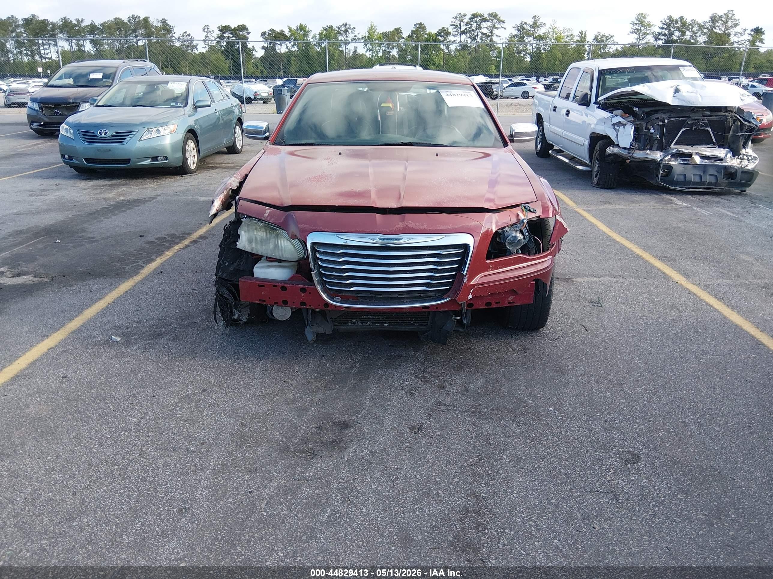 2012 Chrysler 300 Limited Burgundy vin: 2C3CCACG8CH237665