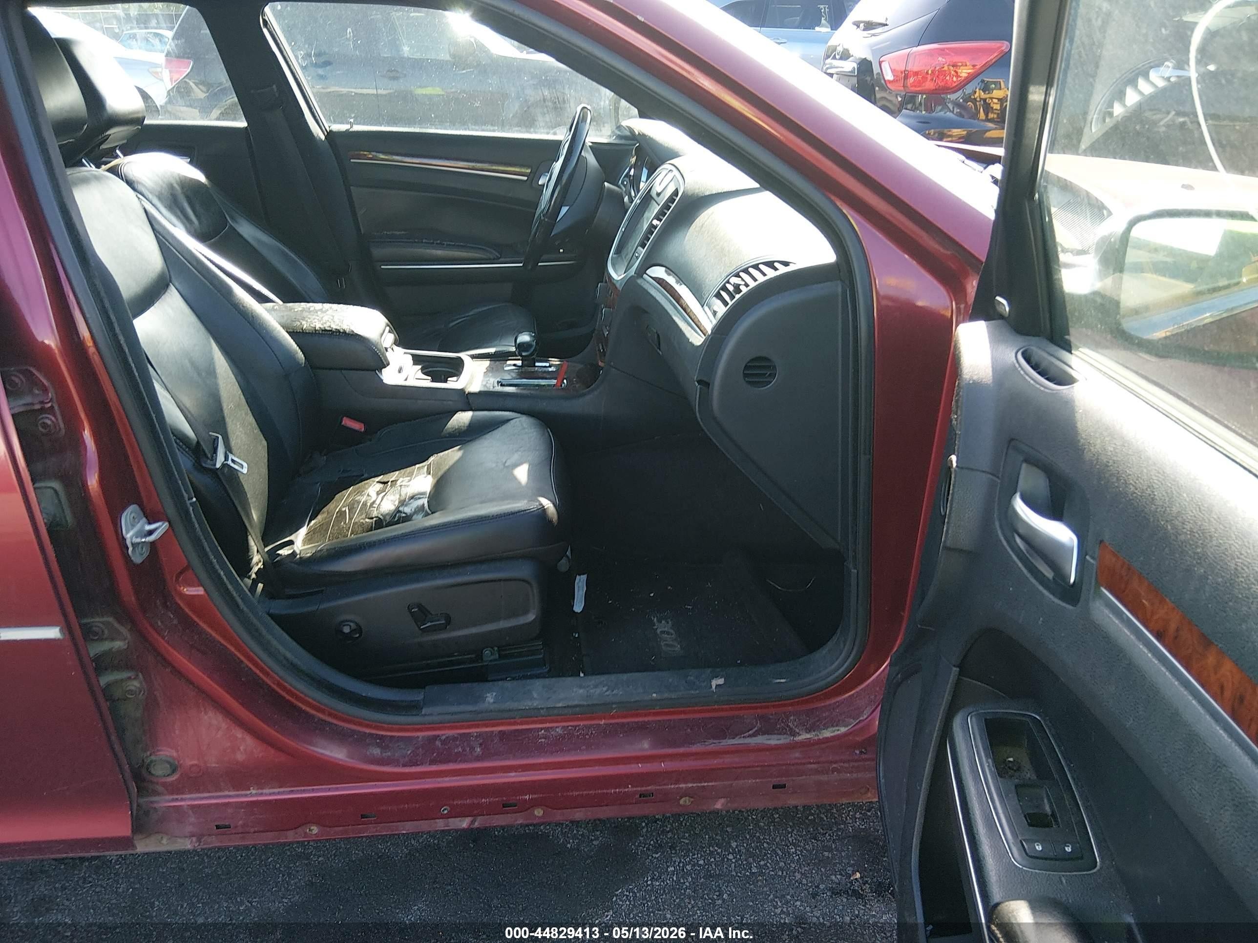 2012 Chrysler 300 Limited Burgundy vin: 2C3CCACG8CH237665