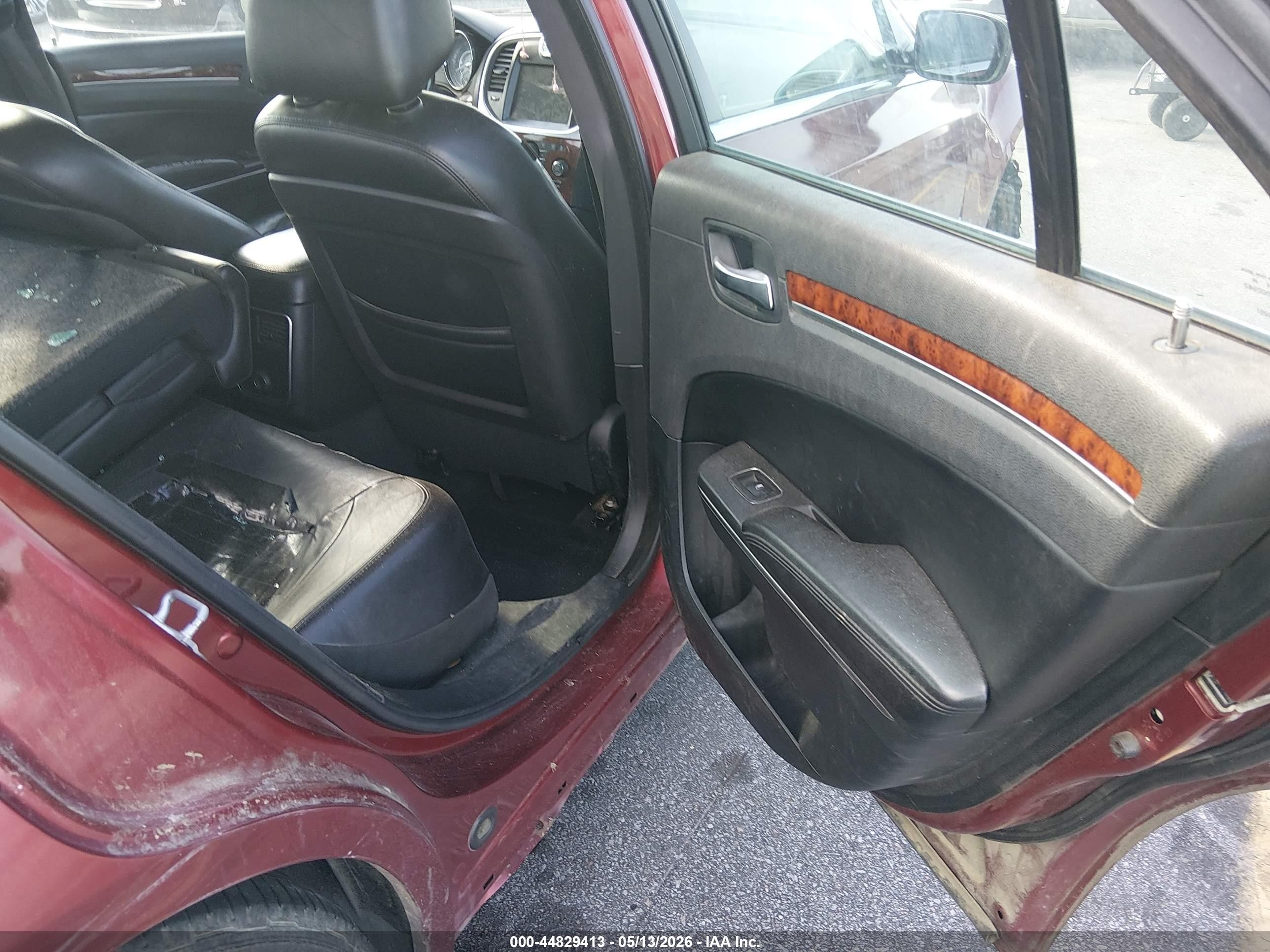 2012 Chrysler 300 Limited Burgundy vin: 2C3CCACG8CH237665