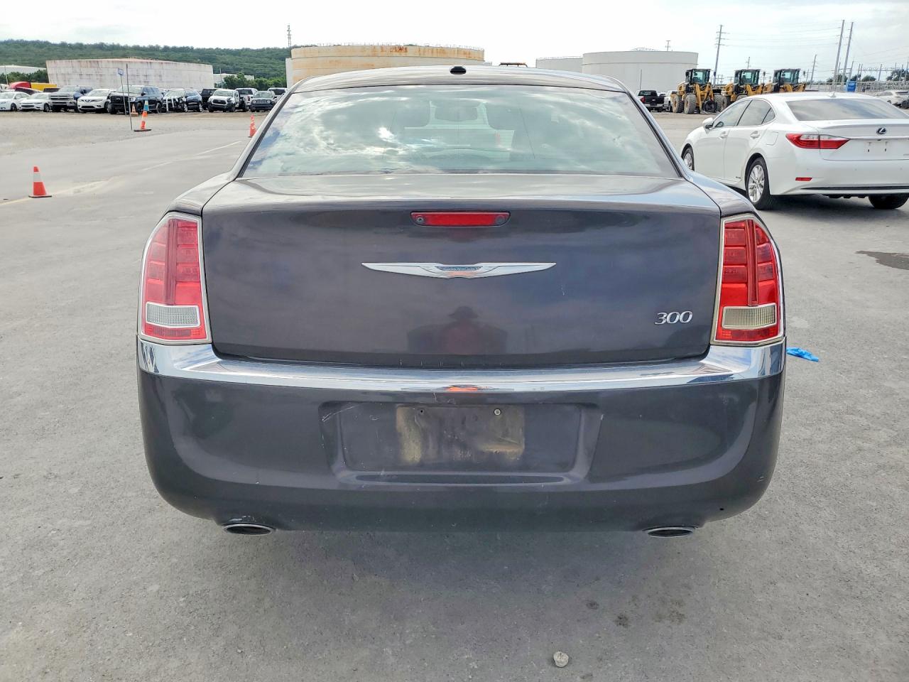 2012 Chrysler 300 Limited Maroon vin: 2C3CCACG9CH135114
