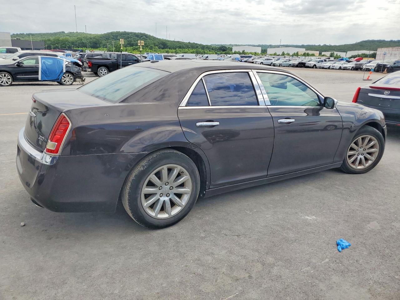 2012 Chrysler 300 Limited Maroon vin: 2C3CCACG9CH135114