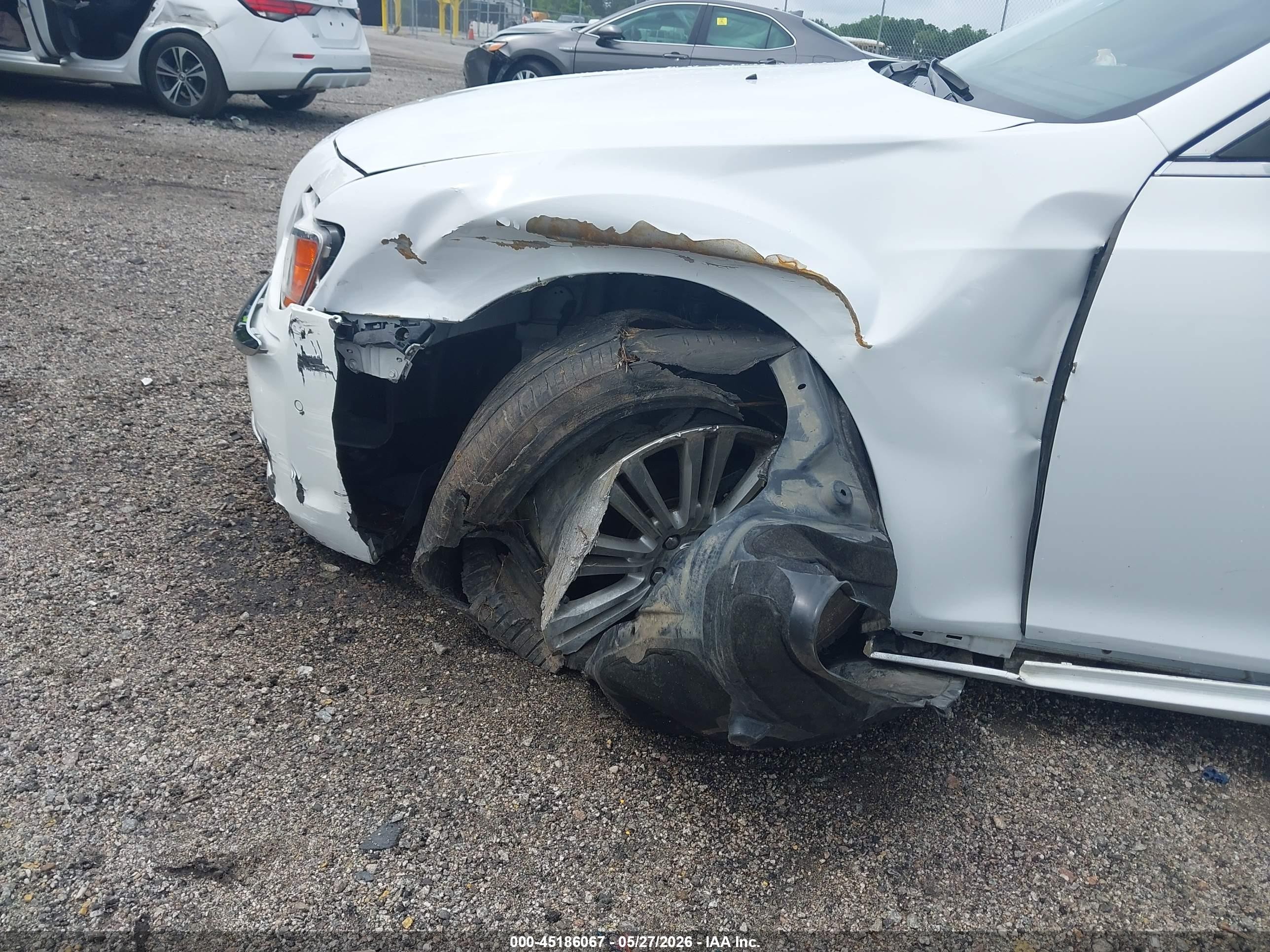 2012 Chrysler 300 Limited White vin: 2C3CCACGXCH188551