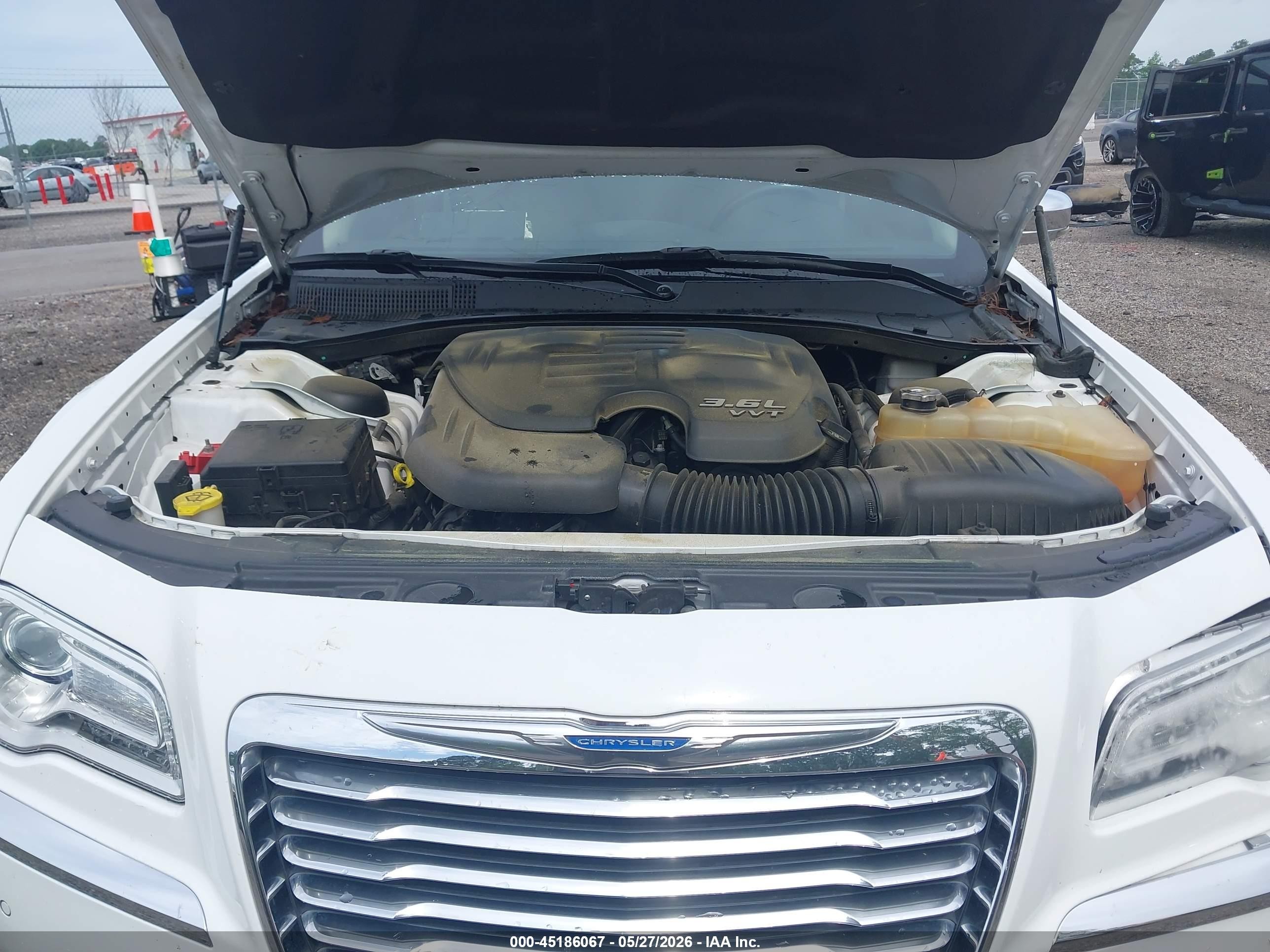 2012 Chrysler 300 Limited White vin: 2C3CCACGXCH188551