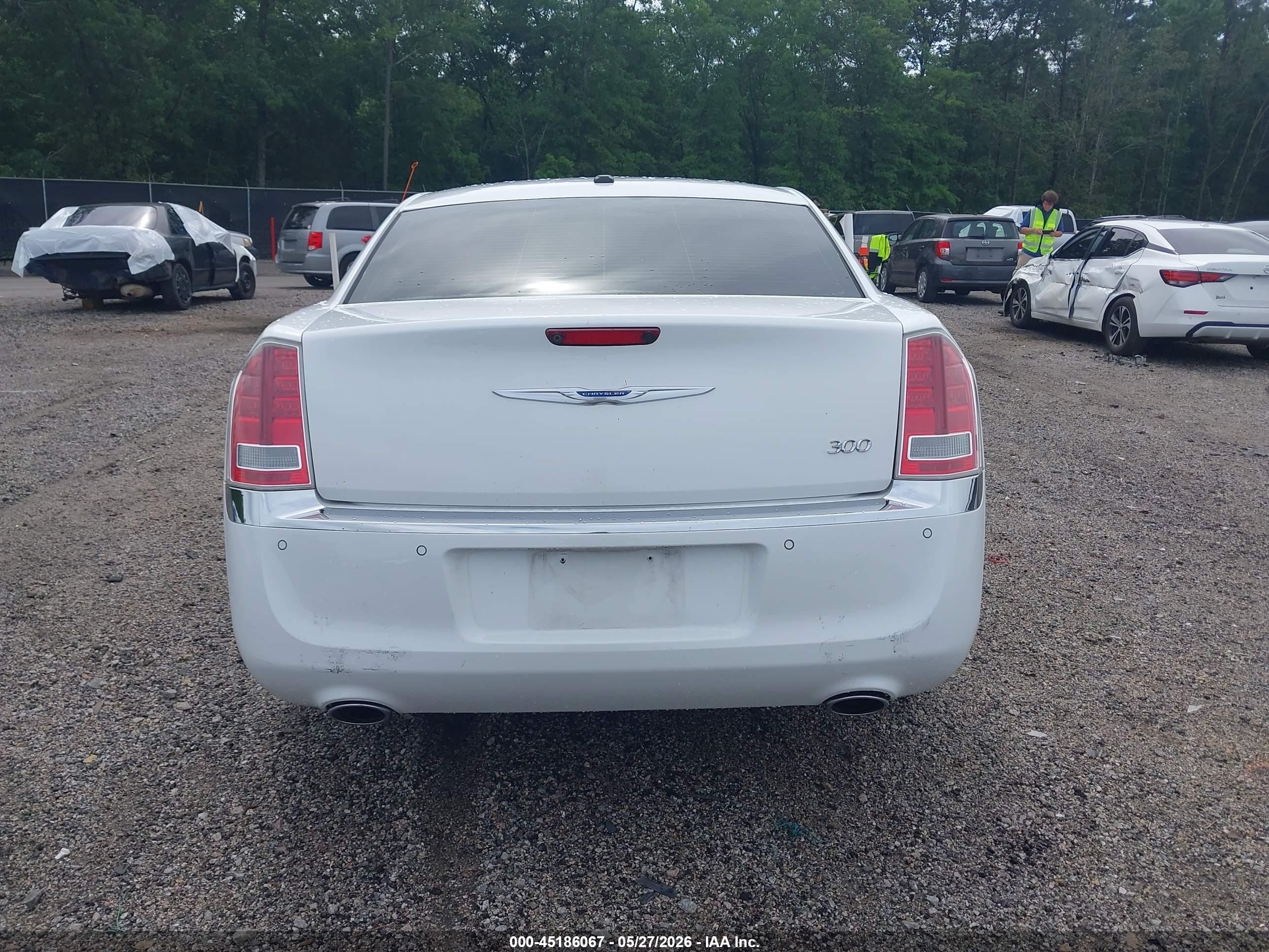2012 Chrysler 300 Limited White vin: 2C3CCACGXCH188551