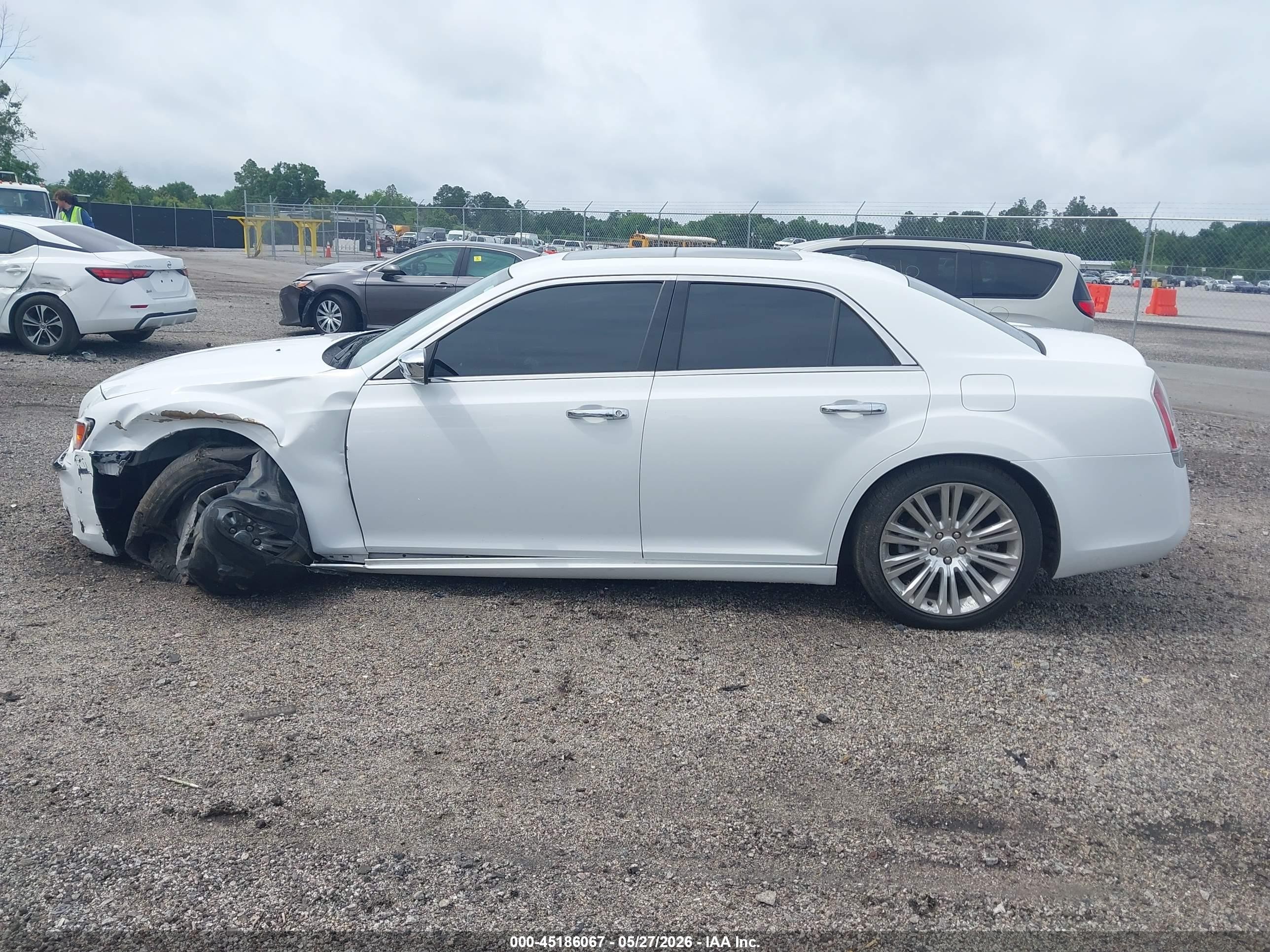 2012 Chrysler 300 Limited White vin: 2C3CCACGXCH188551