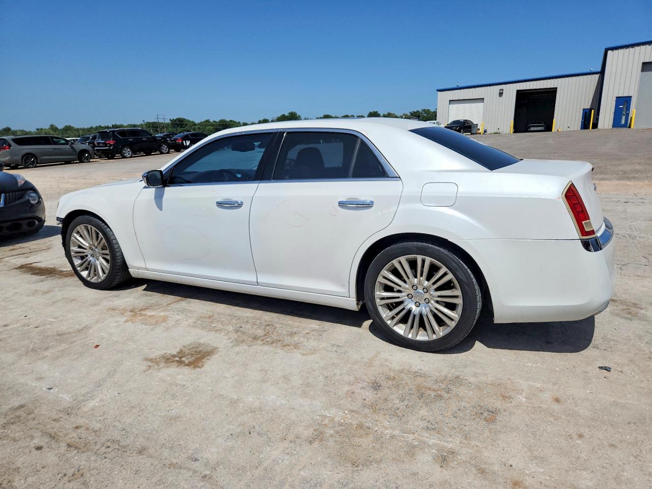 2012 Chrysler 300 Limited White vin: 2C3CCACGXCH195354