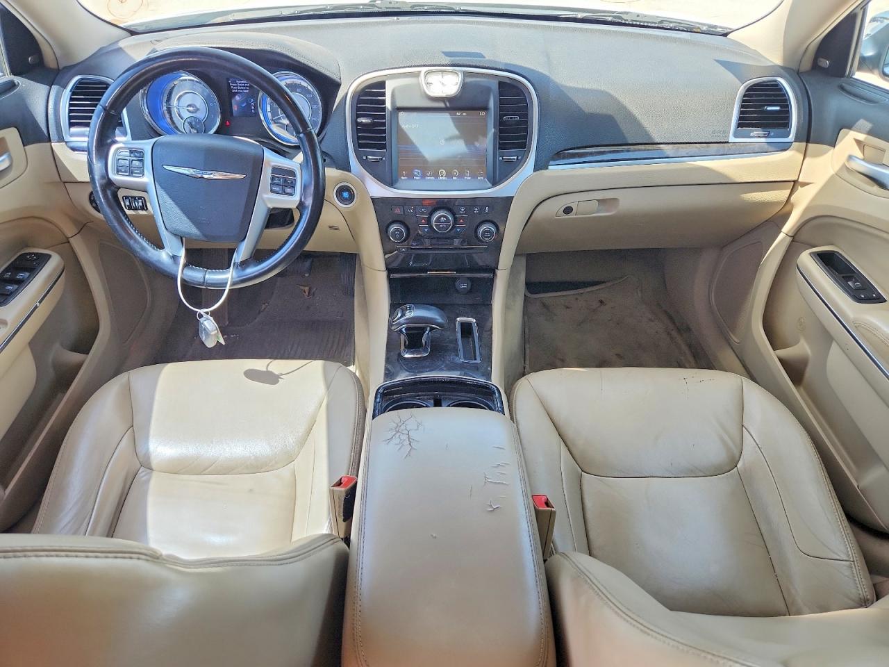 2012 Chrysler 300 Limited White vin: 2C3CCACGXCH195354