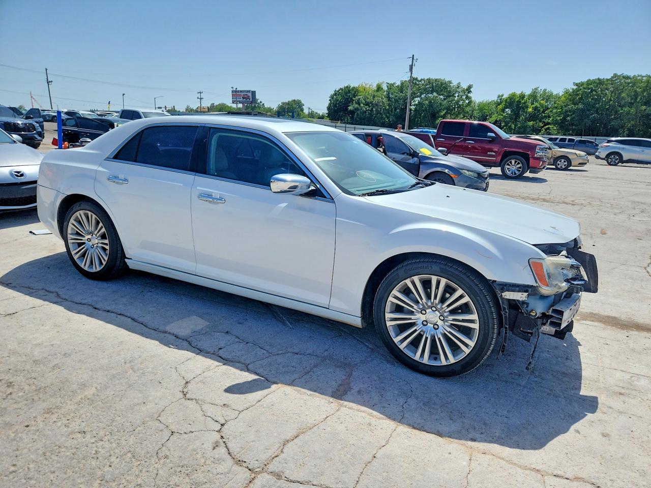 2012 Chrysler 300 Limited White vin: 2C3CCACGXCH195354