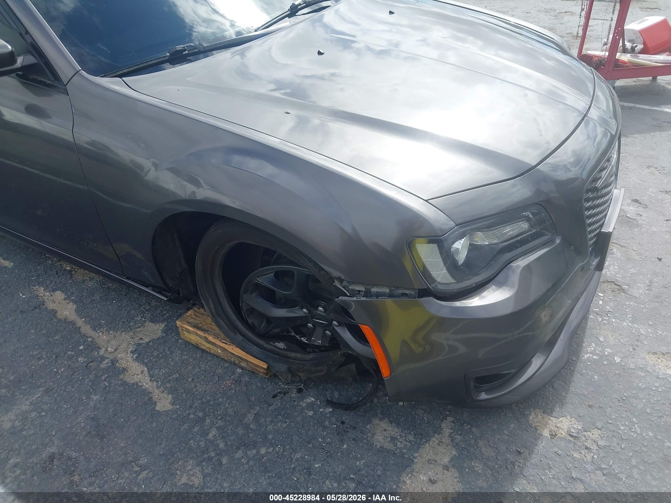 2022 Chrysler 300 Touring L Gray vin: 2C3CCADG9NH190826