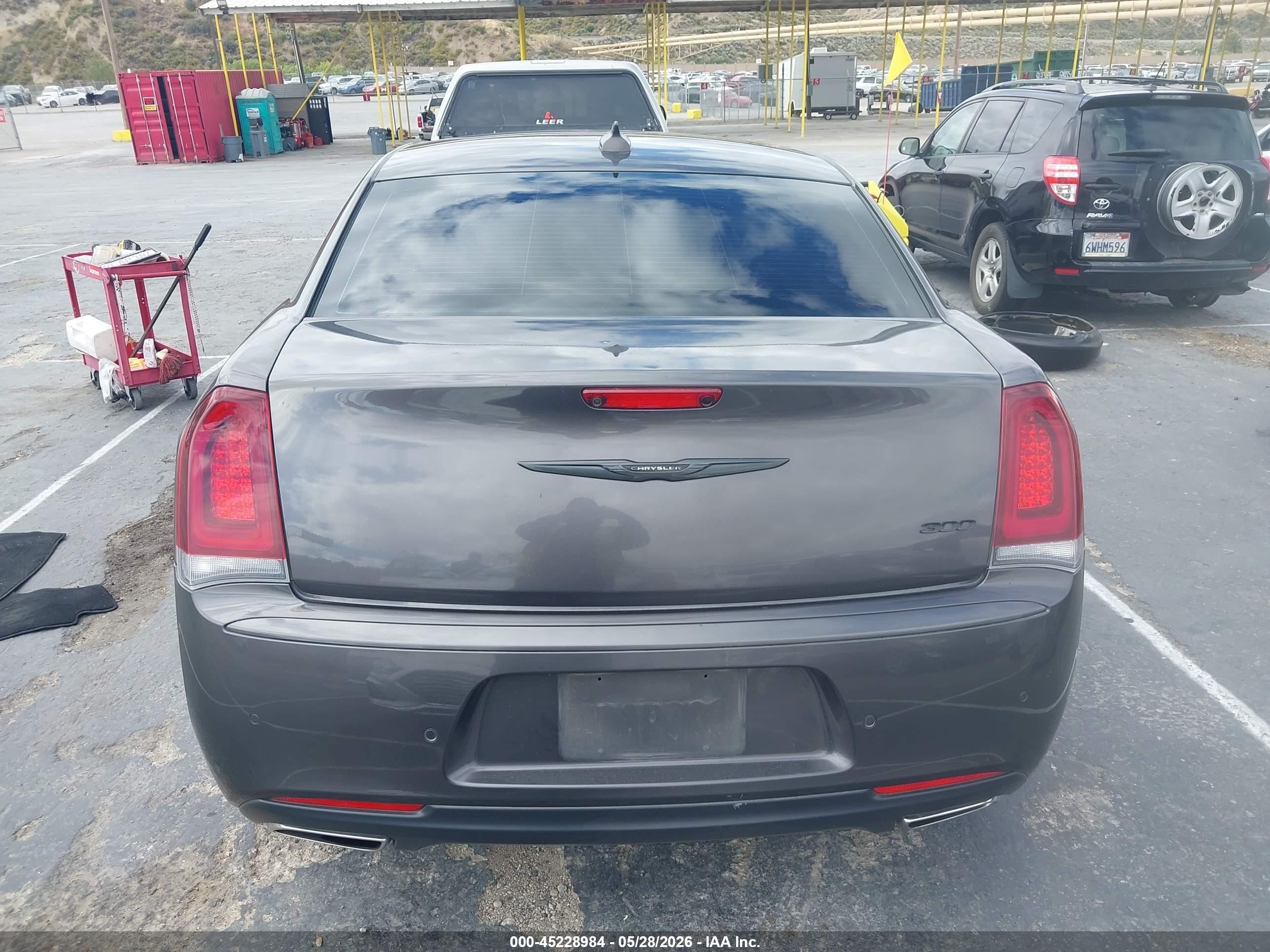2022 Chrysler 300 Touring L Gray vin: 2C3CCADG9NH190826