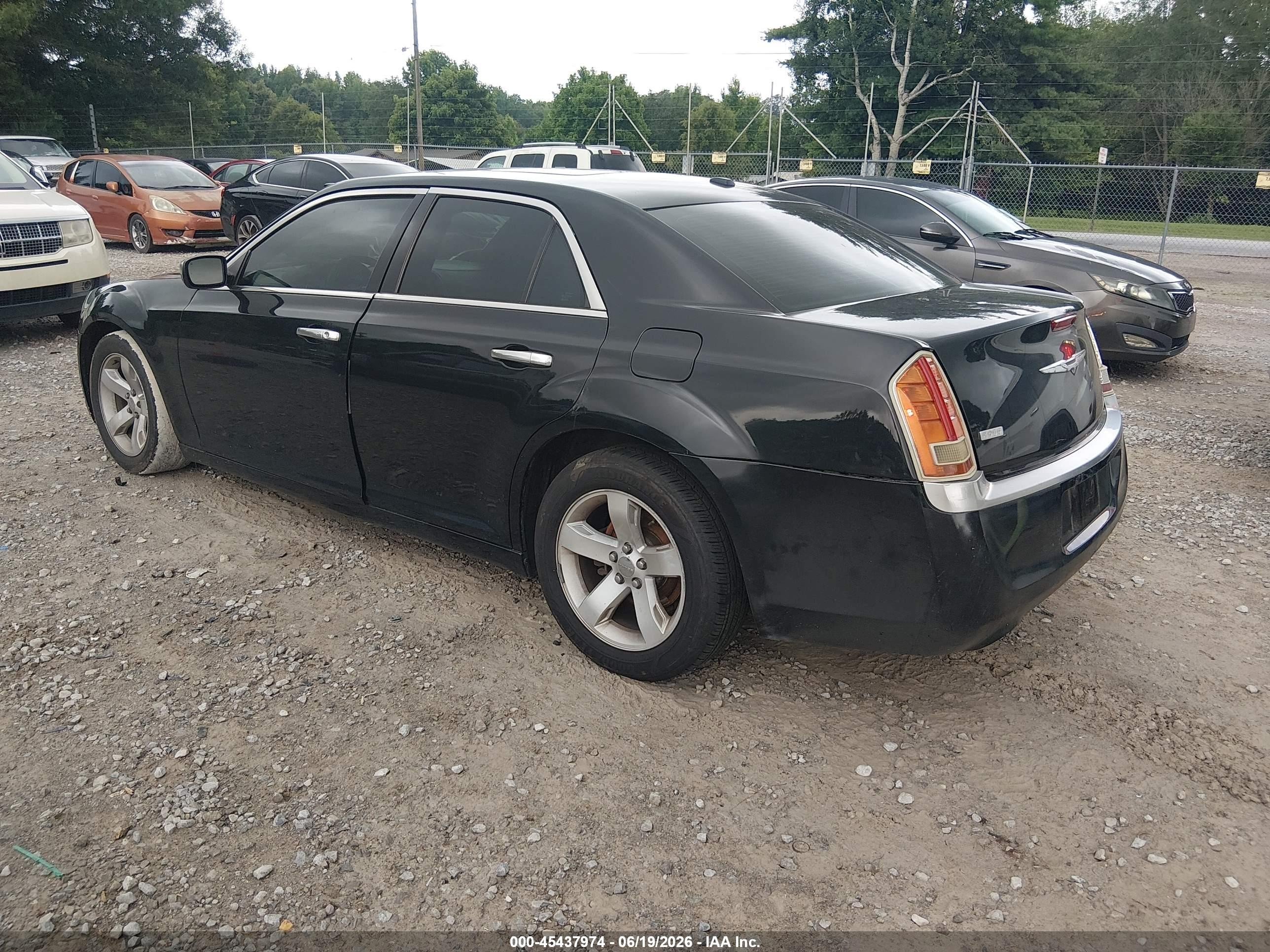 2013 Chrysler 300c John Varvatos Luxury Edition Black vin: 2C3CCADT5DH703551