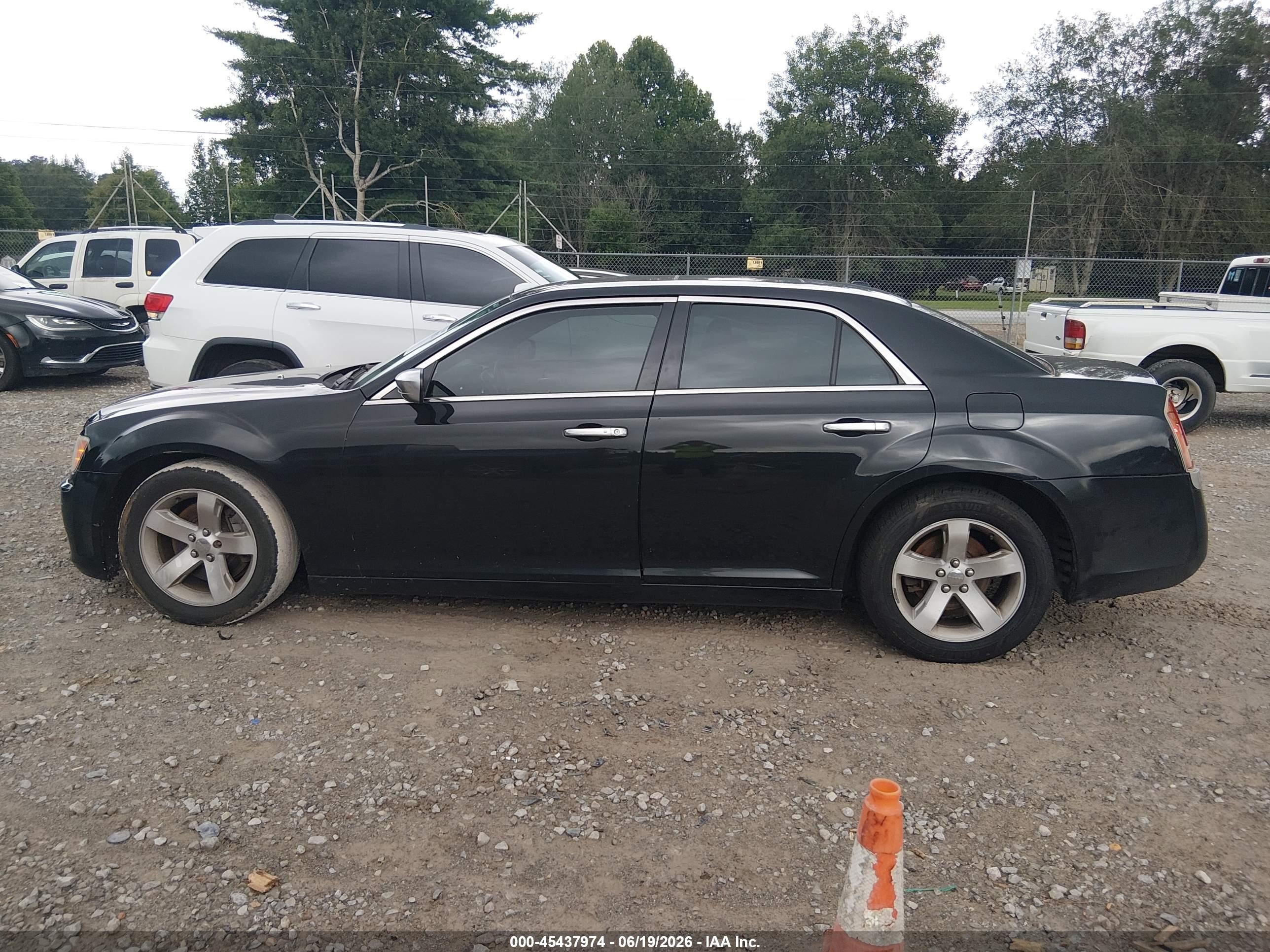 2013 Chrysler 300c John Varvatos Luxury Edition Black vin: 2C3CCADT5DH703551