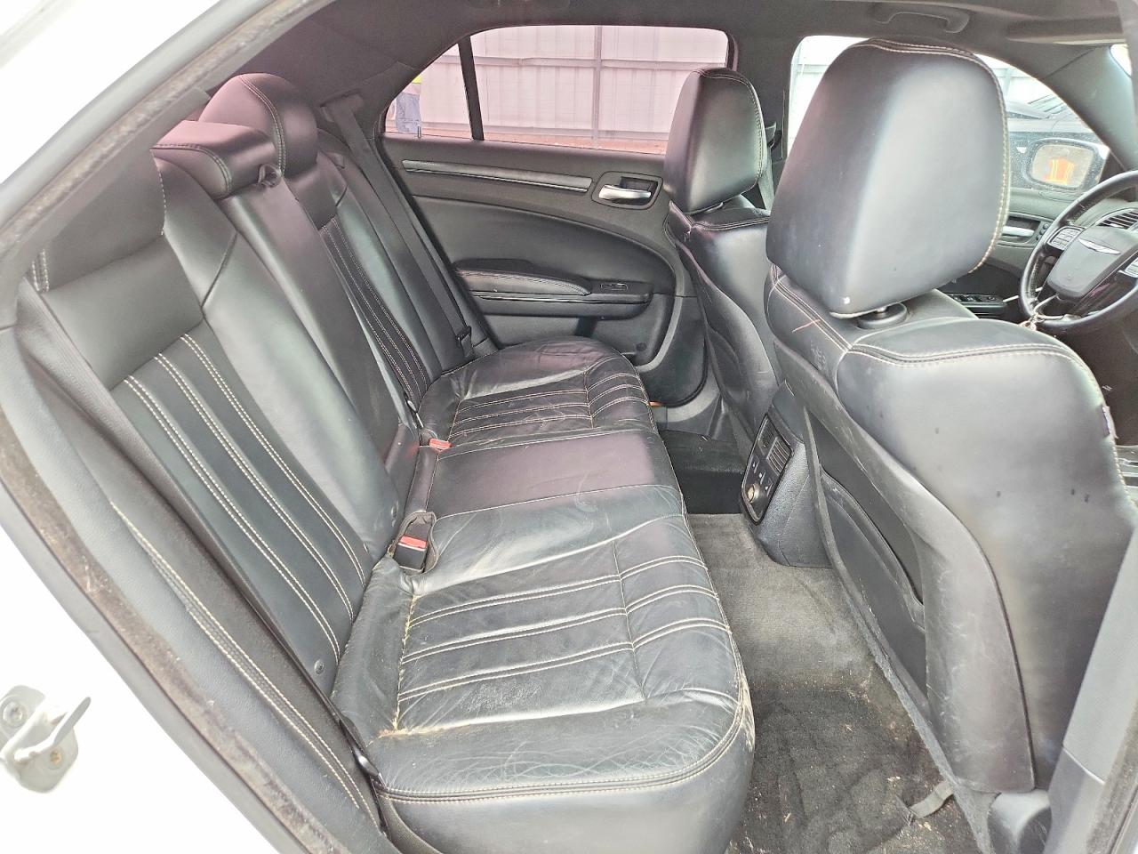 2012 Chrysler 300 S White vin: 2C3CCADTXCH115627